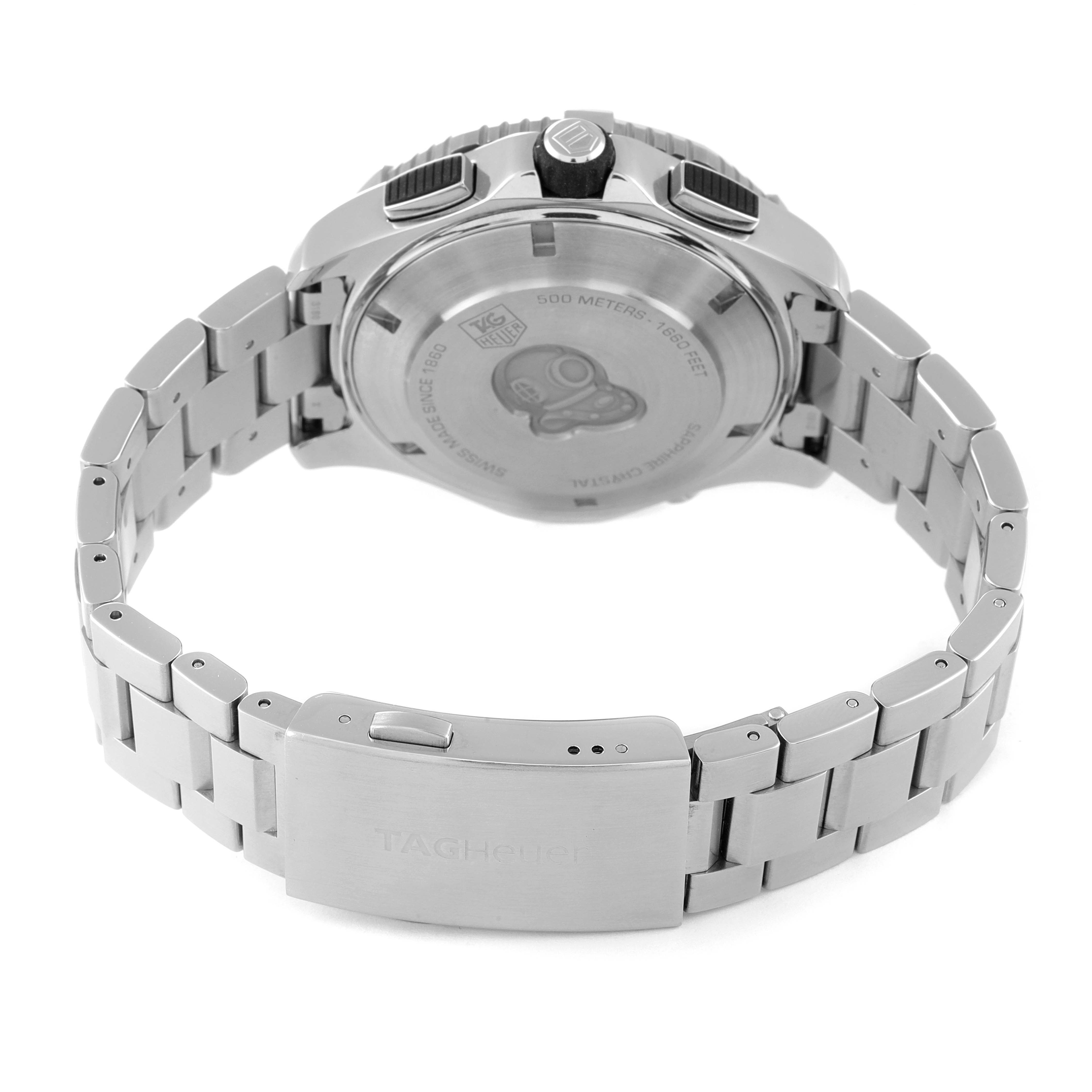 This image shows the back view of a Tag Heuer Aquaracer CAK2110.BA0833 Men
s Stainless Steel Black Dial CAK2110.BA0833 Men
s Stainless Steel Black Dial watch, highlighting the case back, bracelet, and clasp.