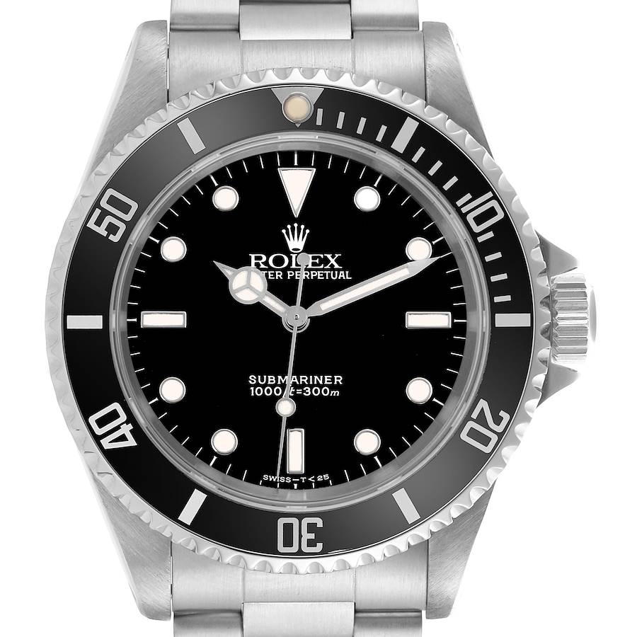 The image shows a front view of the Rolex Submariner, displaying the dial, bezel, and bracelet.