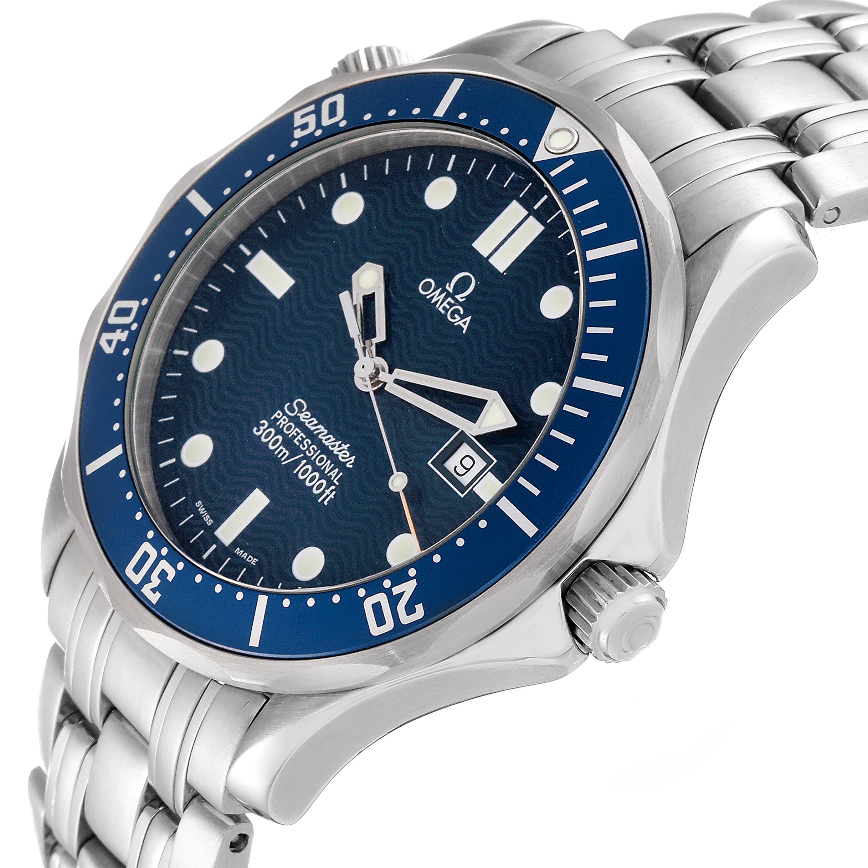 The image shows an angled view of the Omega Seamaster 2541.80.00 Men
s Stainless Steel Blue Dial 2541.80.00 Men
s Stainless Steel Blue Dial watch, highlighting its blue dial, bezel, and stainless steel bracelet.