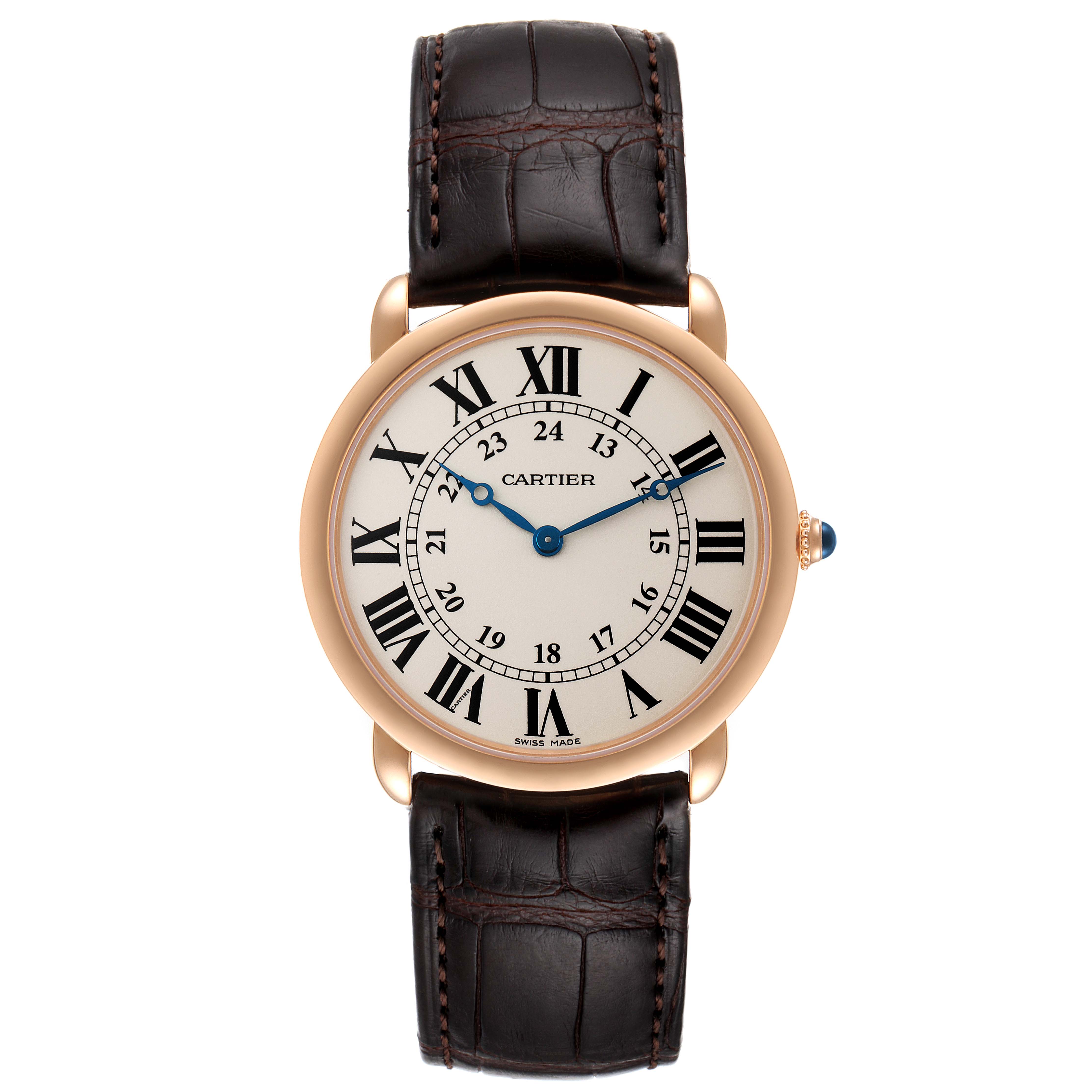 This image shows a front view of the Cartier Ronde W6800251 Men's Rose Gold Silver Dial W6800251 Men's Rose Gold Silver Dial watch, featuring a round dial with Roman numerals and a leather strap.
