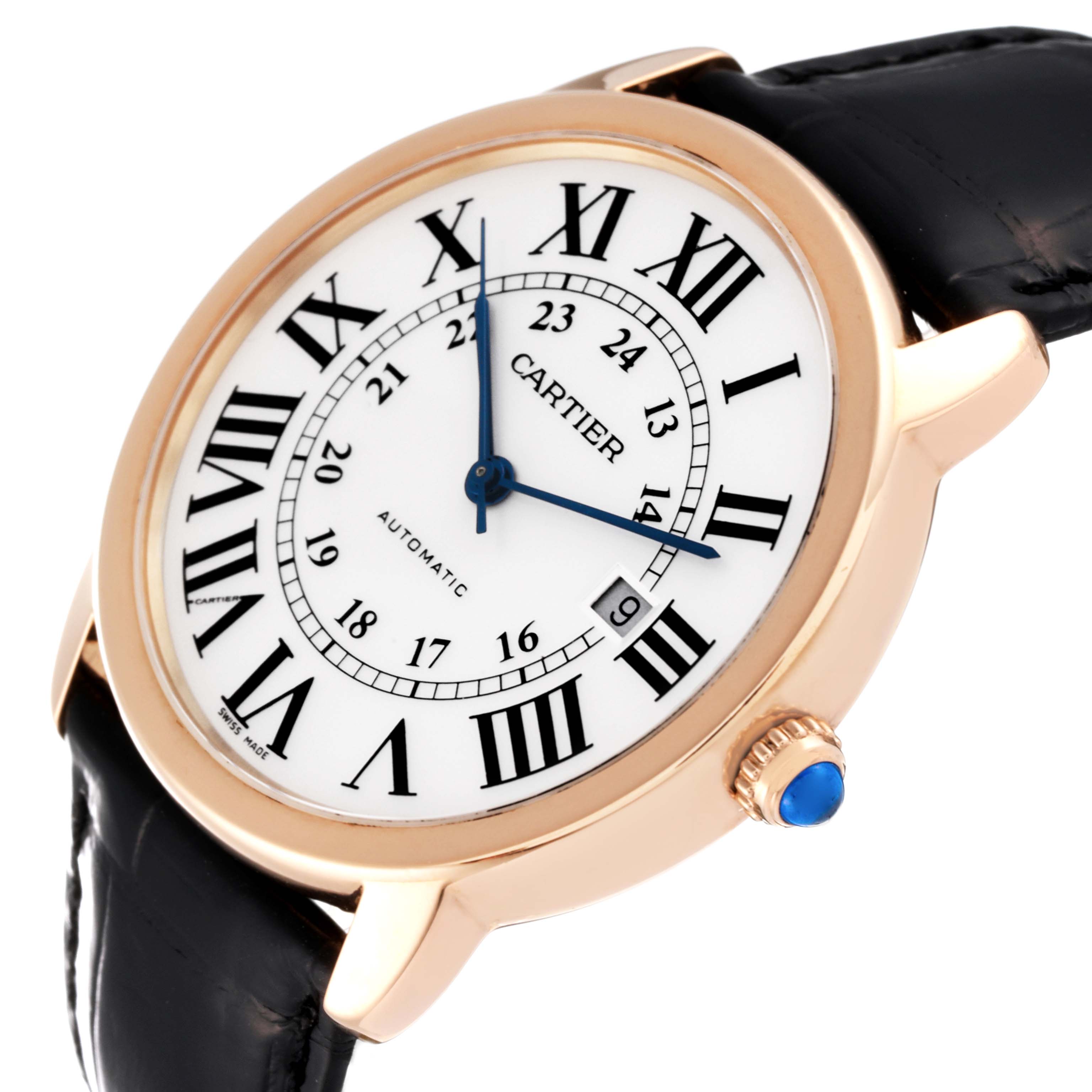 The image shows a Cartier Ronde W6701009 Men
s Rose Gold Silver Dial W6701009 Men
s Rose Gold Silver Dial model watch angled from the front and slightly to the right, displaying the dial, bezel, and part of the strap.