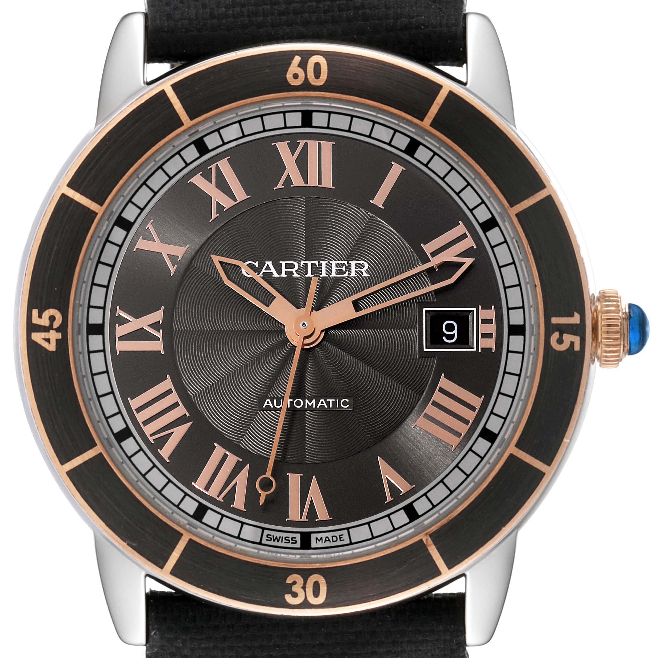 The image shows a frontal view of the Cartier Ronde W2RN0005 Men's Steel and Gold (two tone) Grey Dial W2RN0005 Men's Steel and Gold (two tone) Grey Dial model watch, displaying its watch face with Roman numeral indices and a date window.