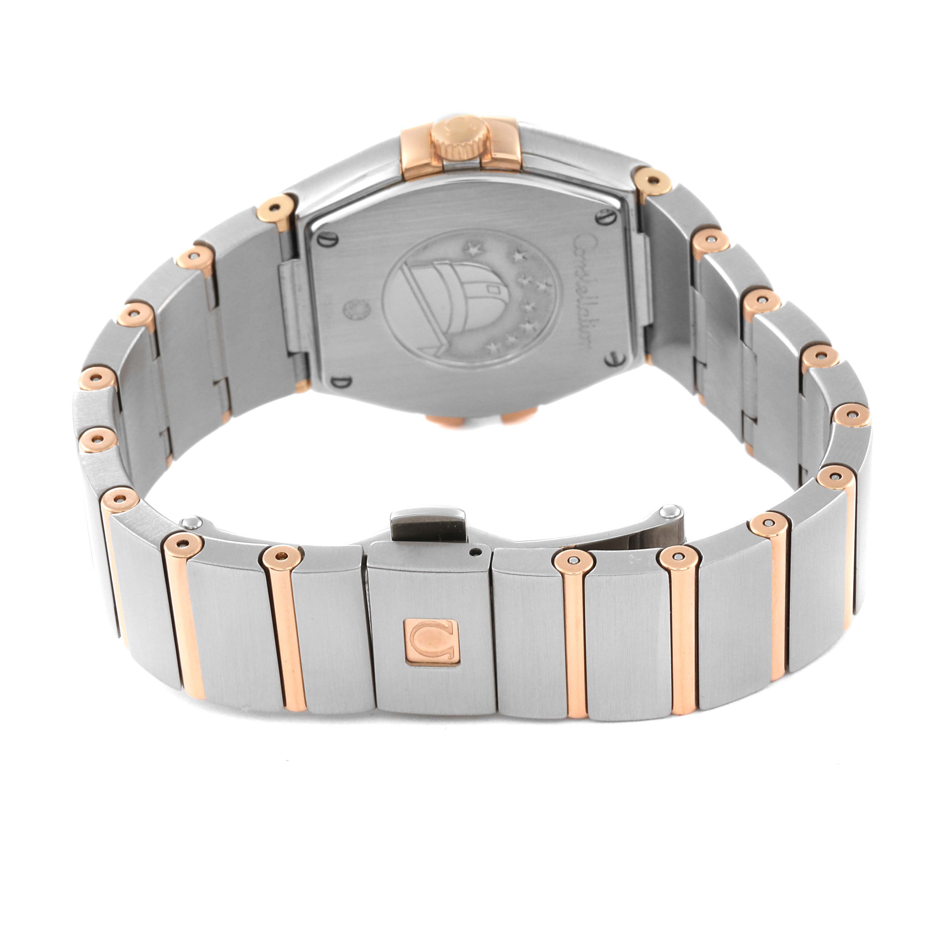 The image shows the back and clasp of the Omega 123.25.27.60.55.002 Women's Steel and Gold (two tone) Mother of Pearl Dial 123.25.27.60.55.002 Women's Steel and Gold (two tone) Mother of Pearl Dial Constellation 27 Steel Rose Gold Mother Of Pearl Diamond Ladies Watch 123.25.27.60.55.002.