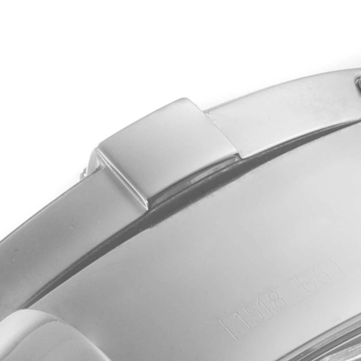 This image shows a close-up of the clasp and a part of the band of a Breitling Superocean A13340 Men's Stainless Steel Black Dial A13340 Men's Stainless Steel Black Dial watch.