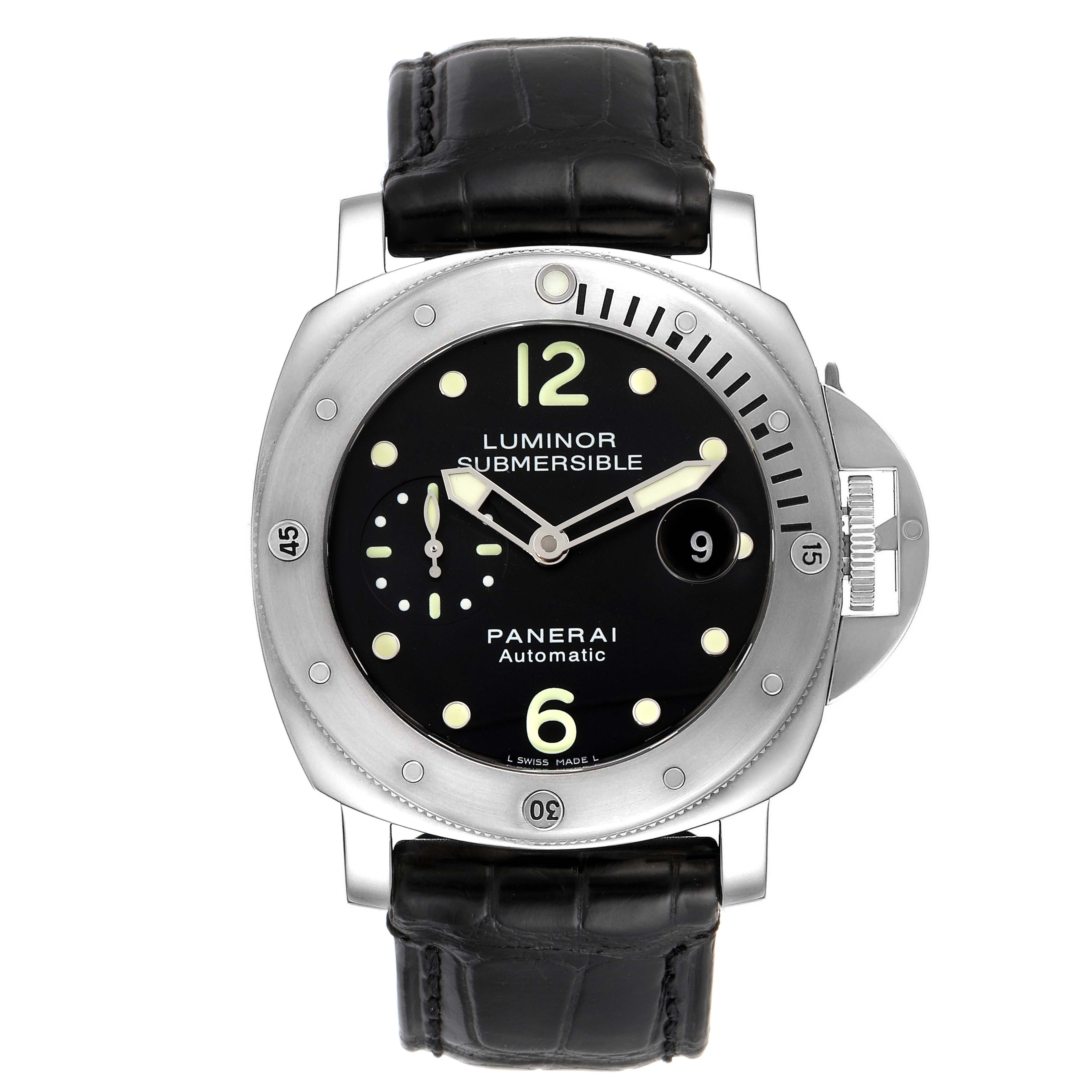 The image shows a front view of a Panerai Luminor Submersible watch, displaying its dial, bezel, and black strap.