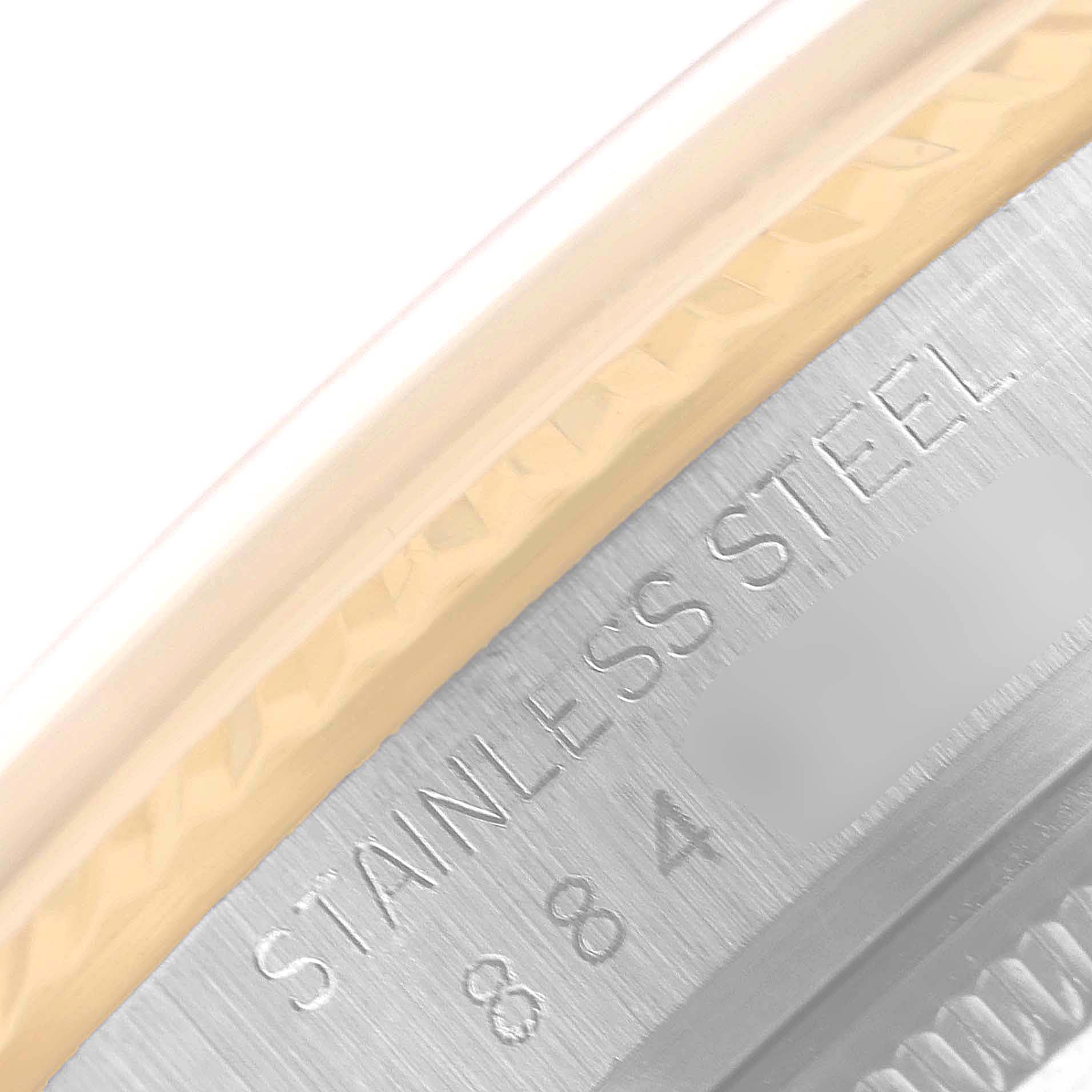The image shows a close-up shot of the watch
s stainless steel casing of the Vintage Collection model by Rolex.