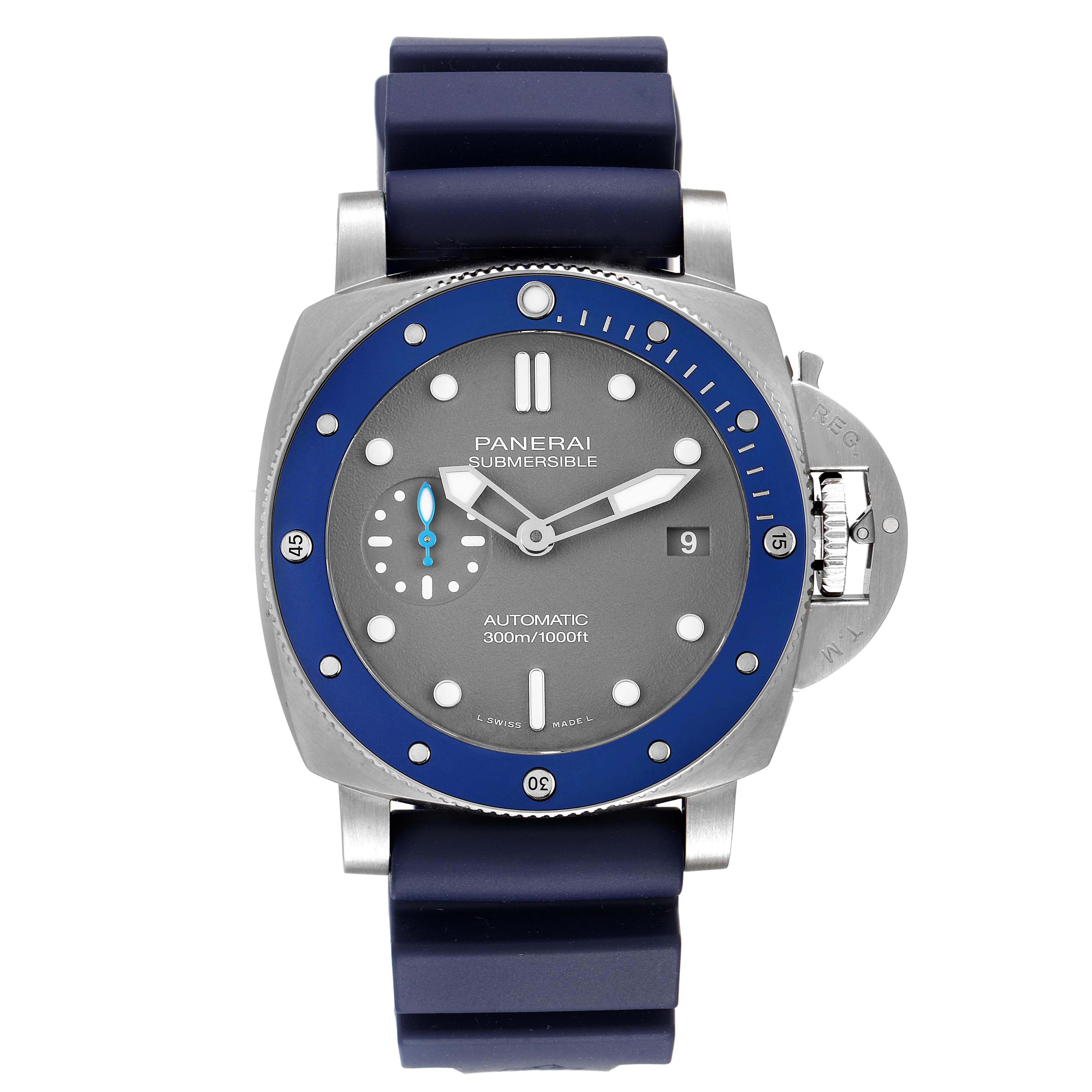 This image shows a front view of a Panerai Submersible PAM00959 Men's Stainless Steel Grey Dial PAM00959 Men's Stainless Steel Grey Dial watch, highlighting the dial, bezel, and crown guard.