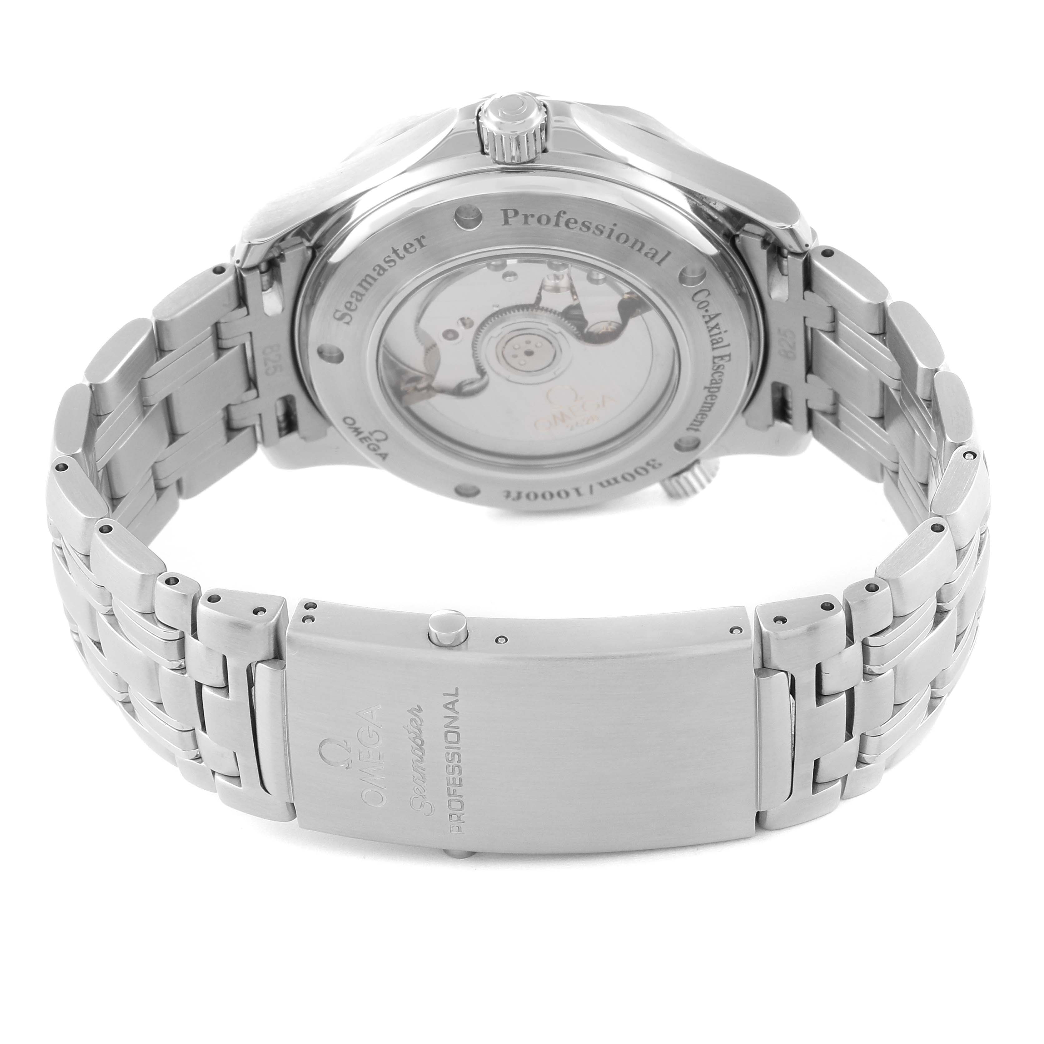 The image shows the back and clasp of an Omega Seamaster 2535.80.00 Men
s Stainless Steel Blue Dial 2535.80.00 Men
s Stainless Steel Blue Dial watch, highlighting the bracelet and transparent case back.