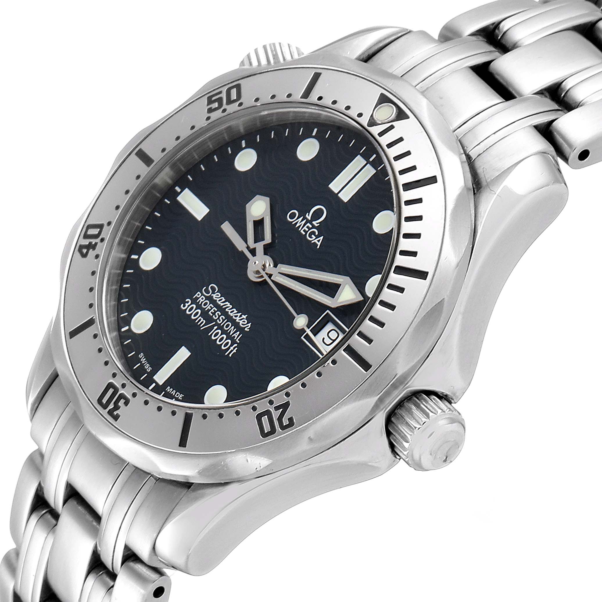 The image shows a close-up of the face, bezel, and part of the bracelet of the Omega Seamaster 2562.80.00 Men
s Stainless Steel Blue Dial 2562.80.00 Men
s Stainless Steel Blue Dial watch.