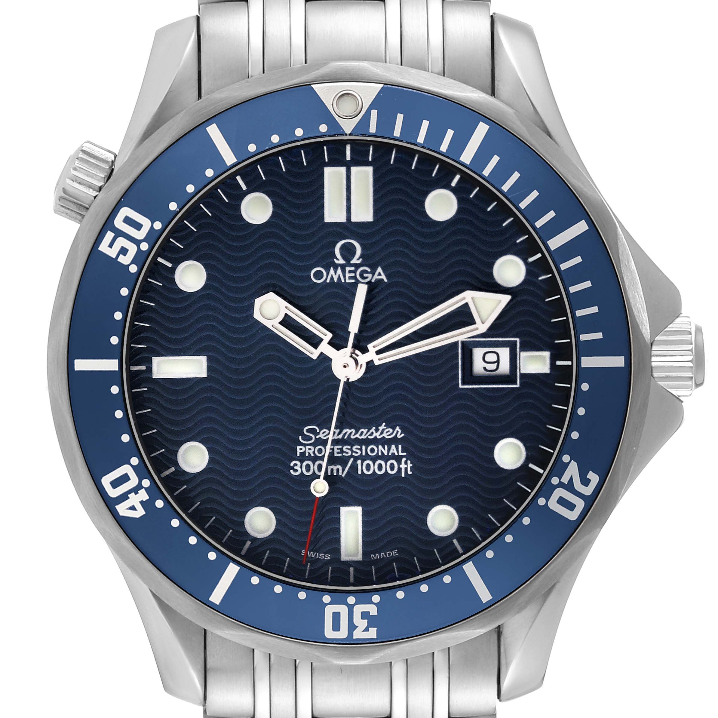 The image displays the face, bezel, and part of the bracelet of an Omega Seamaster 2541.80.00 Men
s Stainless Steel Blue Dial 2541.80.00 Men
s Stainless Steel Blue Dial watch, taken from a front angle.