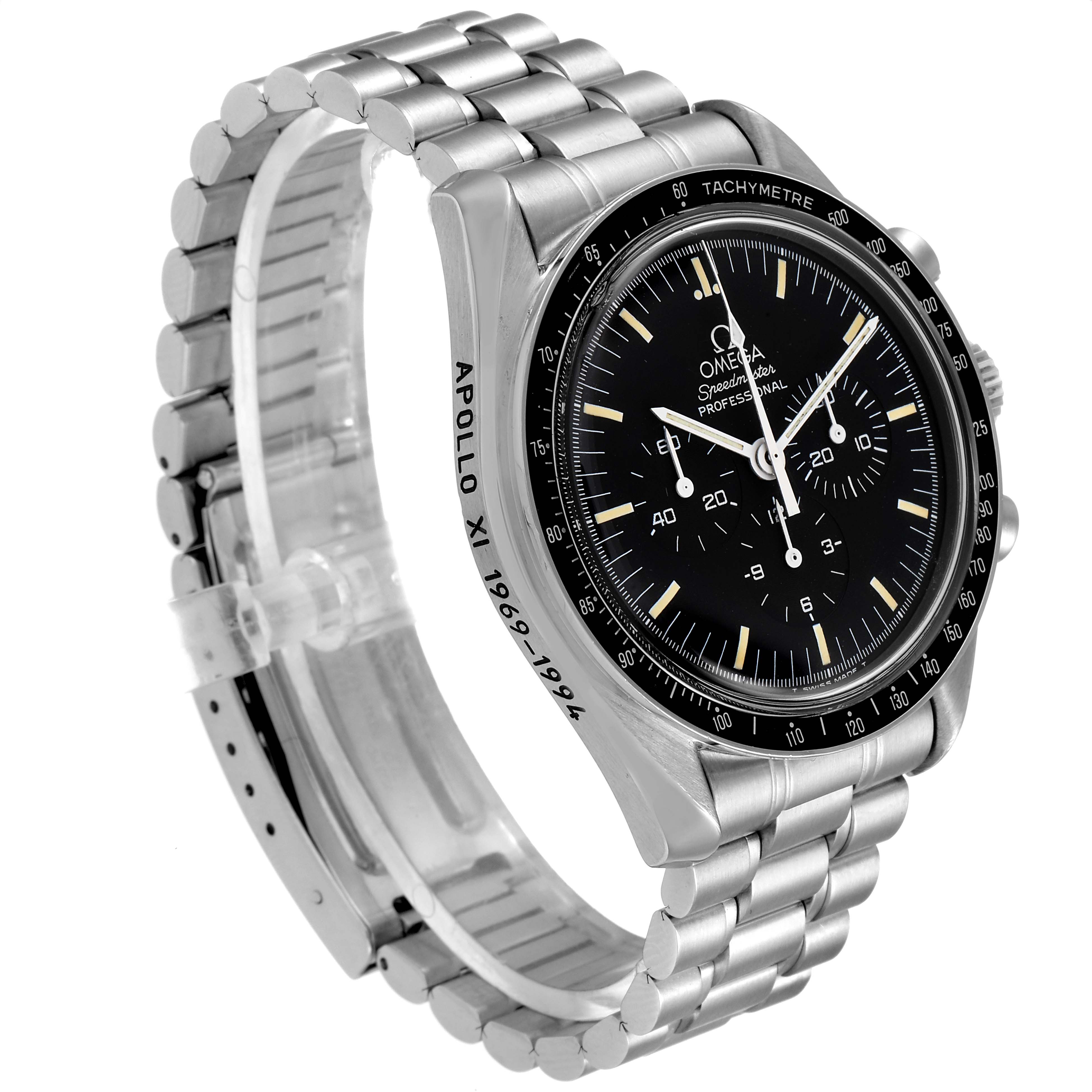 This image shows a side angle of an Omega Speedmaster 3591.50.00 Men
s Stainless Steel Black Dial 3591.50.00 Men
s Stainless Steel Black Dial watch, highlighting the bezel, dial, and bracelet.