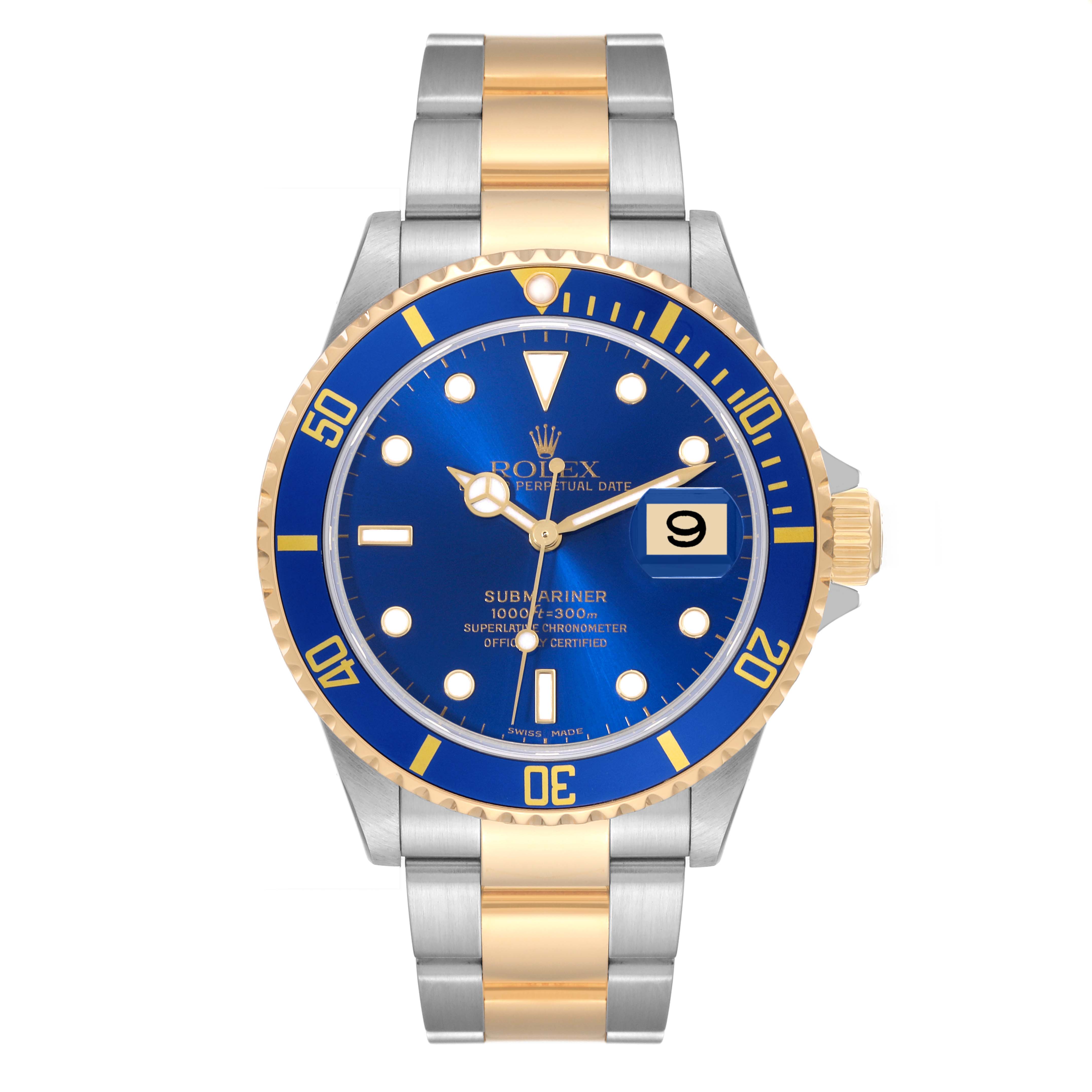 This image shows a front view of the Rolex Submariner 16613T Men
s Steel and Gold (two tone) Blue Dial 16613T Men
s Steel and Gold (two tone) Blue Dial watch with a blue dial, date display, and two-tone bracelet.