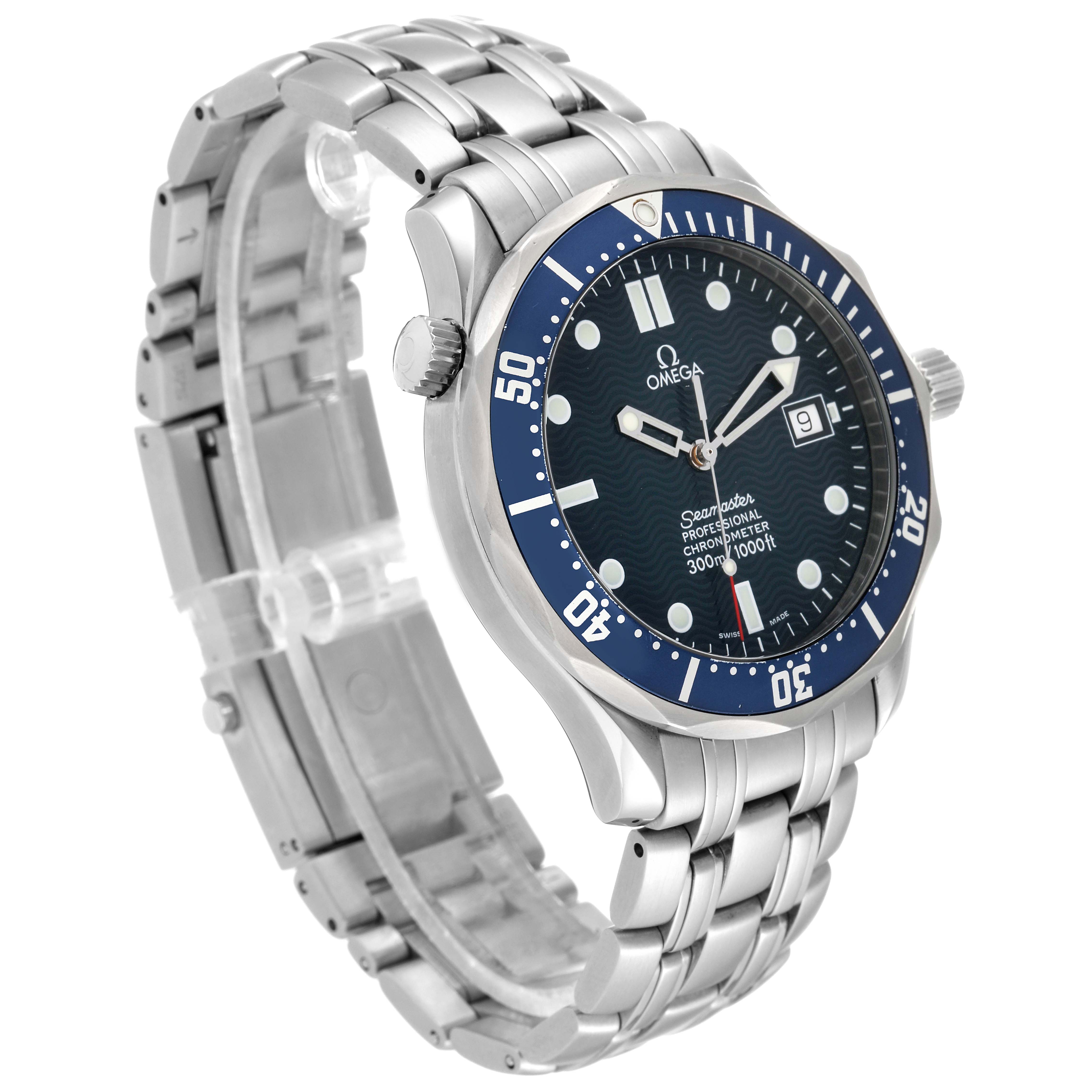 This image shows an Omega Seamaster 2531.80.00 Men
s Stainless Steel Blue Dial 2531.80.00 Men
s Stainless Steel Blue Dial watch from a front angle, highlighting the dial, bezel, and stainless steel bracelet.