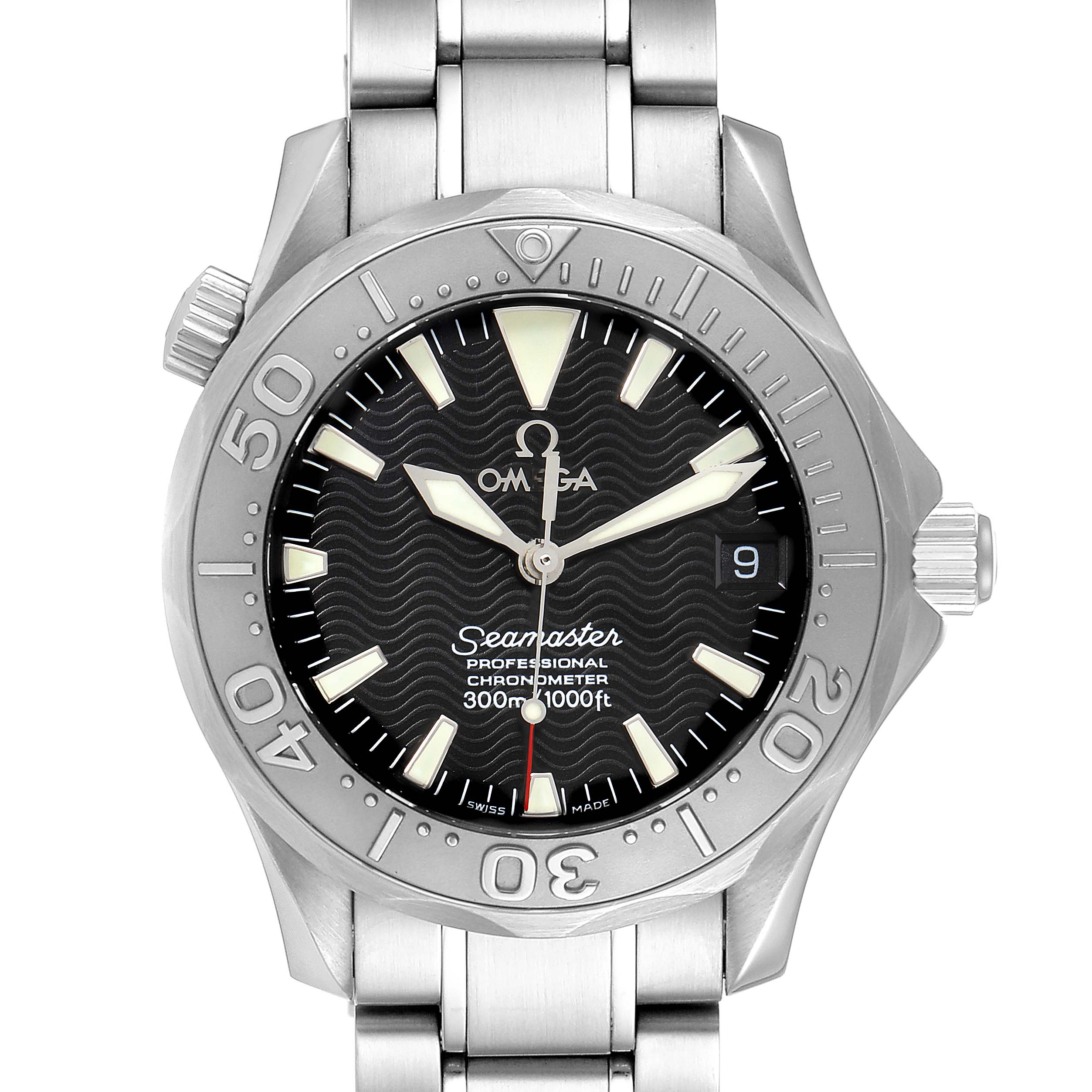 This image shows a front view of the face and part of the bracelet of the Omega Seamaster 2236.50.00 Men
s Stainless Steel Black Dial 2236.50.00 Men
s Stainless Steel Black Dial watch.