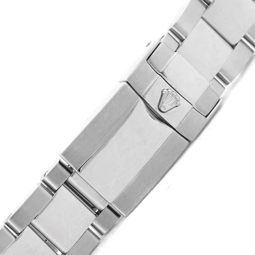 This image shows the metal clasp and a portion of the bracelet of the Rolex Daytona 116520 Men's Stainless Steel Black Dial 116520 Men's Stainless Steel Black Dial watch.