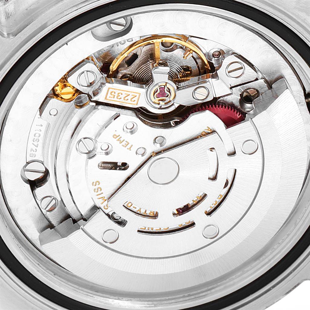 The image shows a close-up view of the internal mechanism of a Rolex Yacht-Master 168622 Men
s Stainless Steel Silver Dial 168622 Men
s Stainless Steel Silver Dial watch.
