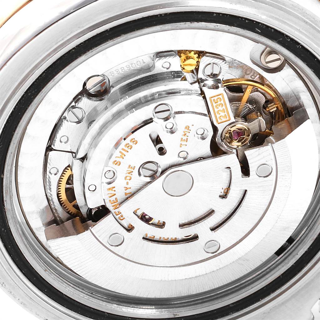 This is a close-up view of the watch movement for the Rolex Yacht-Master 168623 Men
s Steel and Gold (two tone) Grey Dial 168623 Men
s Steel and Gold (two tone) Grey Dial model.