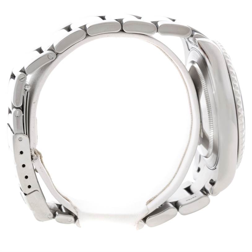 The image shows a side view of a Rolex Yacht-Master 16622 Men's Stainless Steel Silver Dial 16622 Men's Stainless Steel Silver Dial watch, highlighting the case, bezel, and bracelet links.