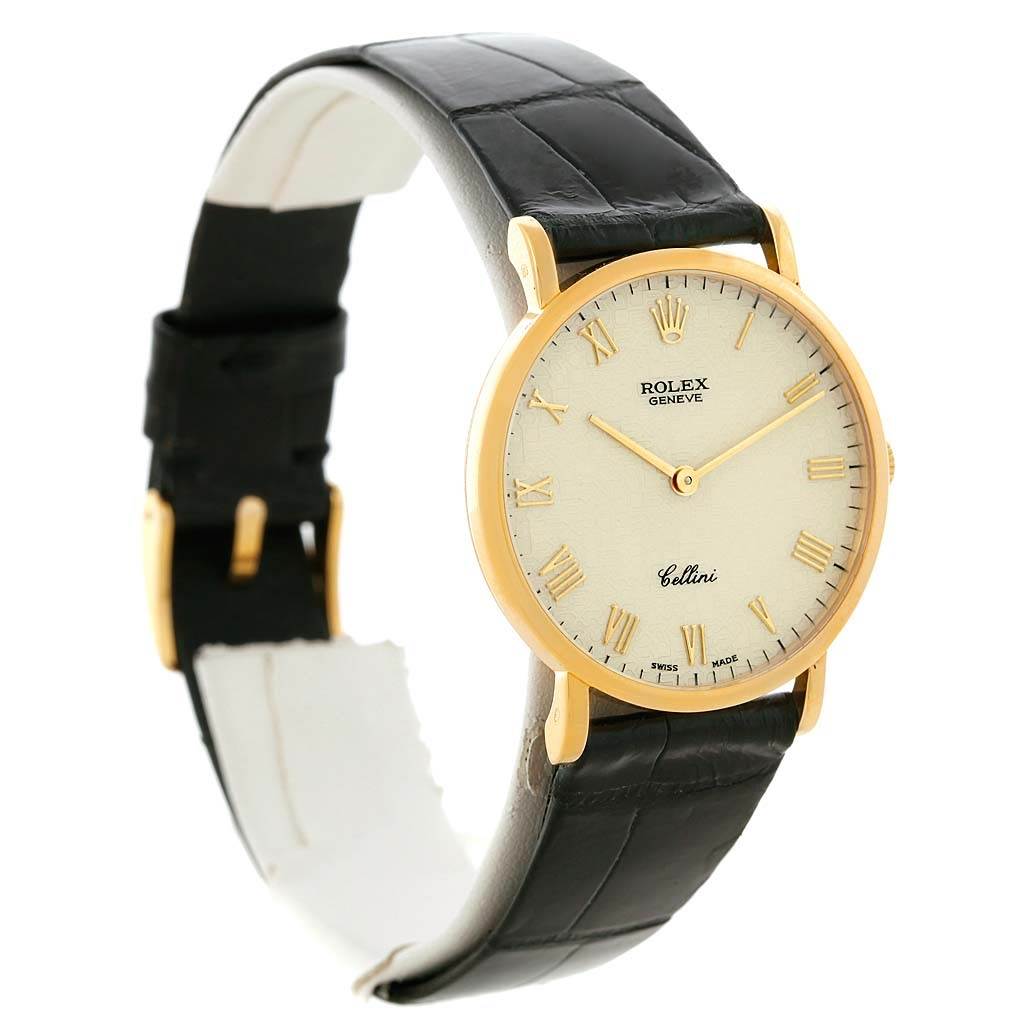 This angle showcases the Rolex Cellini 5112 Men
s Beige Dial 5112 Men
s Beige Dial watch
s face, strap, and clasp, highlighting its classic design and elegant leather band.