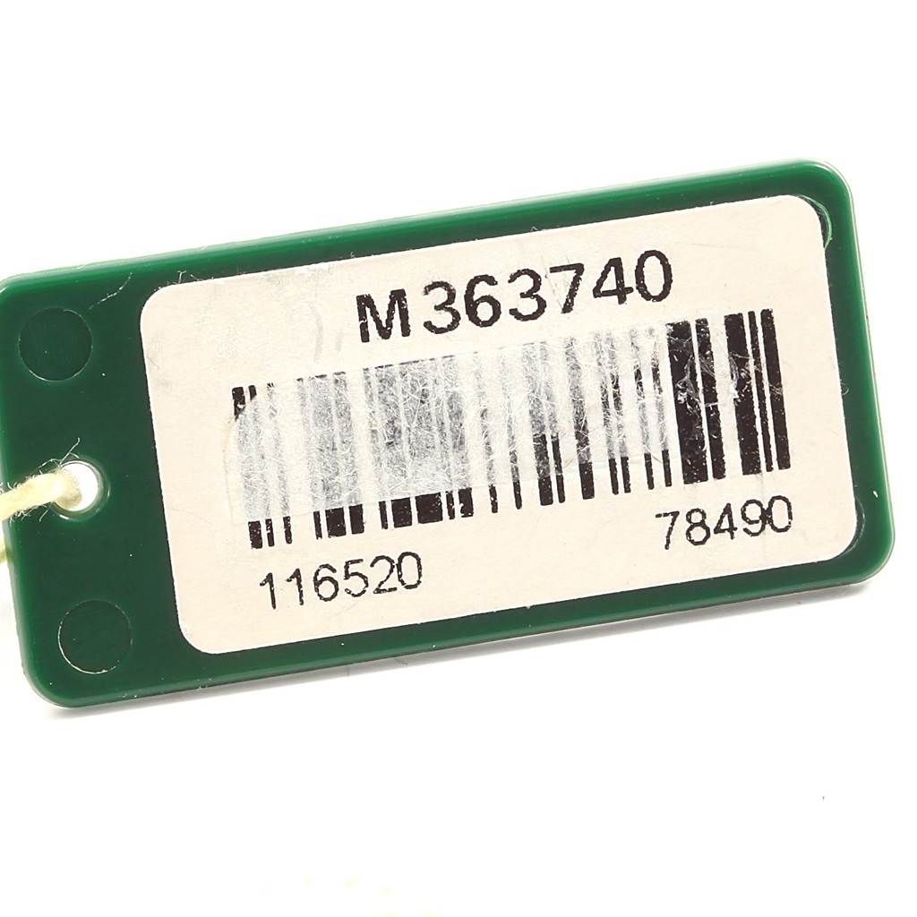 The image shows a green tag with a barcode linked to a Rolex Cellini 5440/8 Men's Yellow Gold Champagne Dial 5440/8 Men's Yellow Gold Champagne Dial watch.