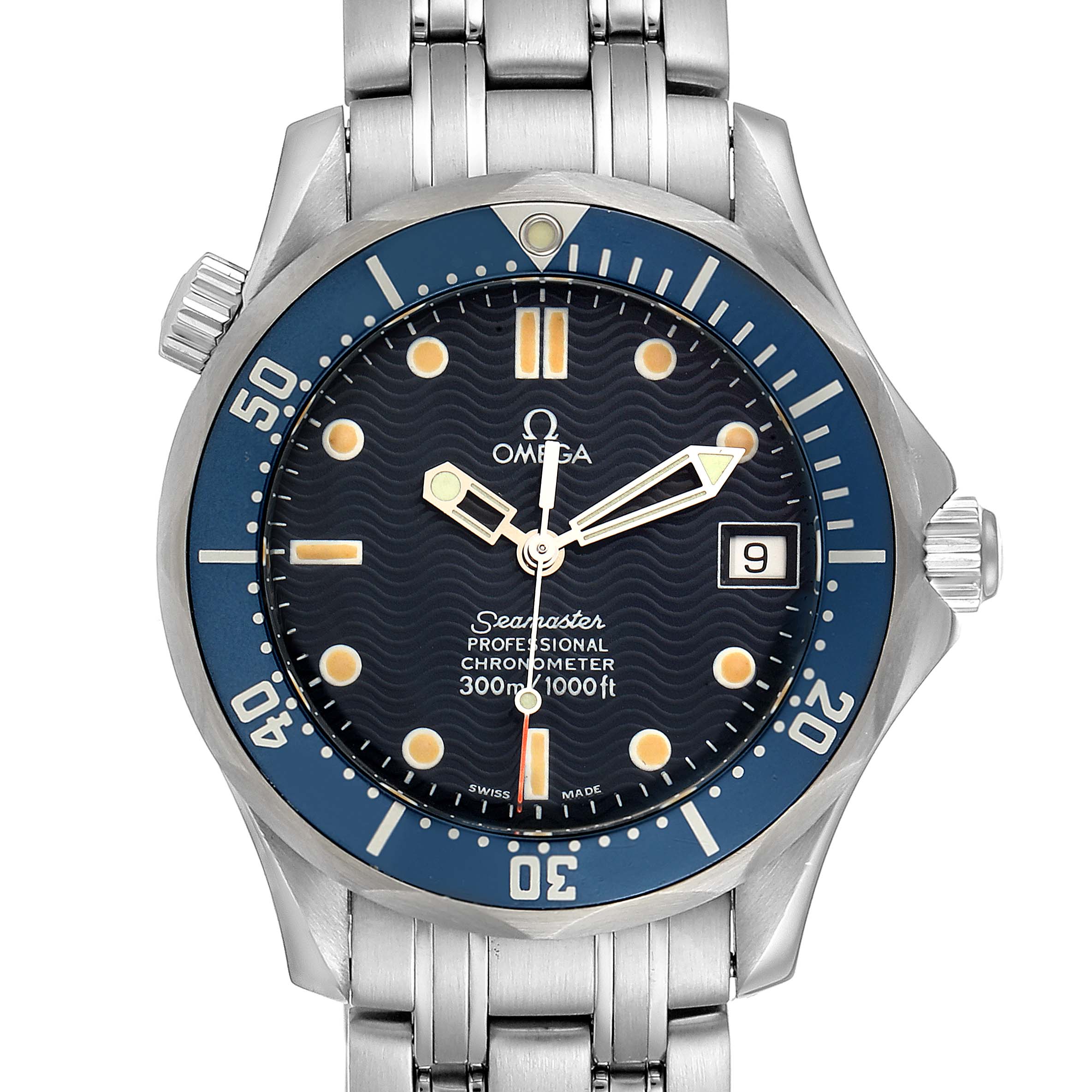 The image displays the front view of an Omega Seamaster 2551.80.00 Men
s Stainless Steel Blue Dial 2551.80.00 Men
s Stainless Steel Blue Dial watch, highlighting its dial, bezel, bracelet, and crown.