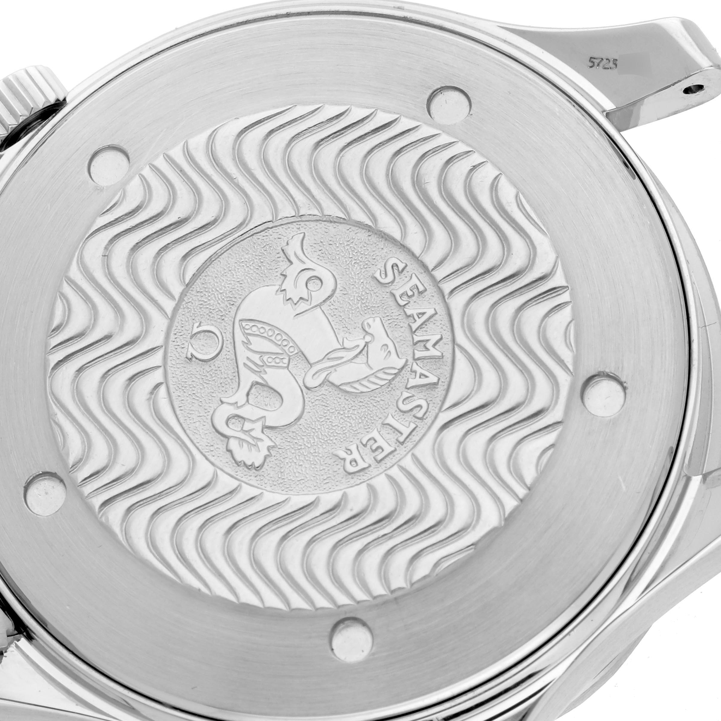 The image shows the back case of an Omega Seamaster 2541.80.00 Men
s Stainless Steel Blue Dial 2541.80.00 Men
s Stainless Steel Blue Dial watch with wave patterns and an engraved seahorse design.