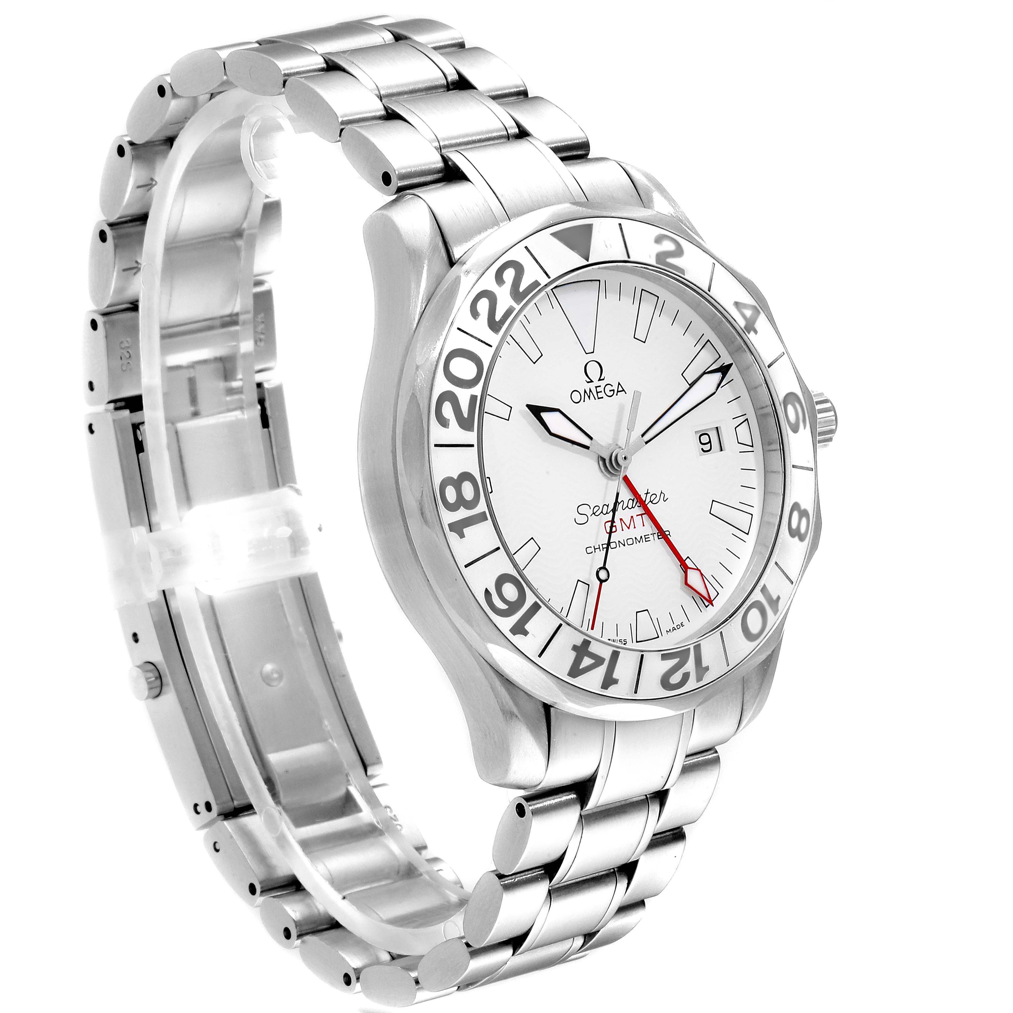 The image shows the Omega Seamaster 2538.20.00 Men's Stainless Steel White Dial 2538.20.00 Men's Stainless Steel White Dial watch, highlighting the face, bezel, and part of the bracelet at an oblique angle.