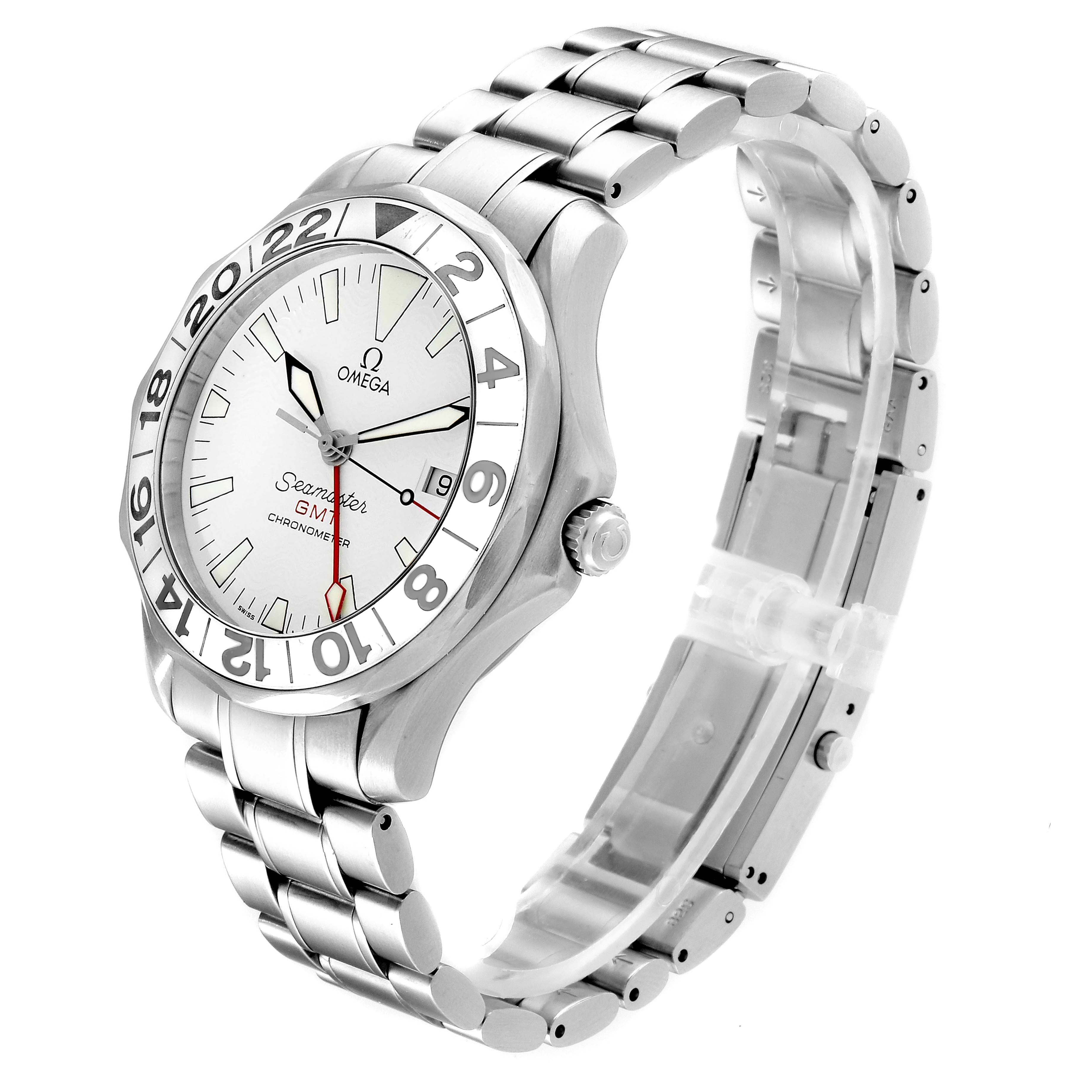 The image shows an Omega Seamaster 2538.20.00 Men's Stainless Steel White Dial 2538.20.00 Men's Stainless Steel White Dial watch at a front/side angle displaying the face, bezel, crown, and bracelet.