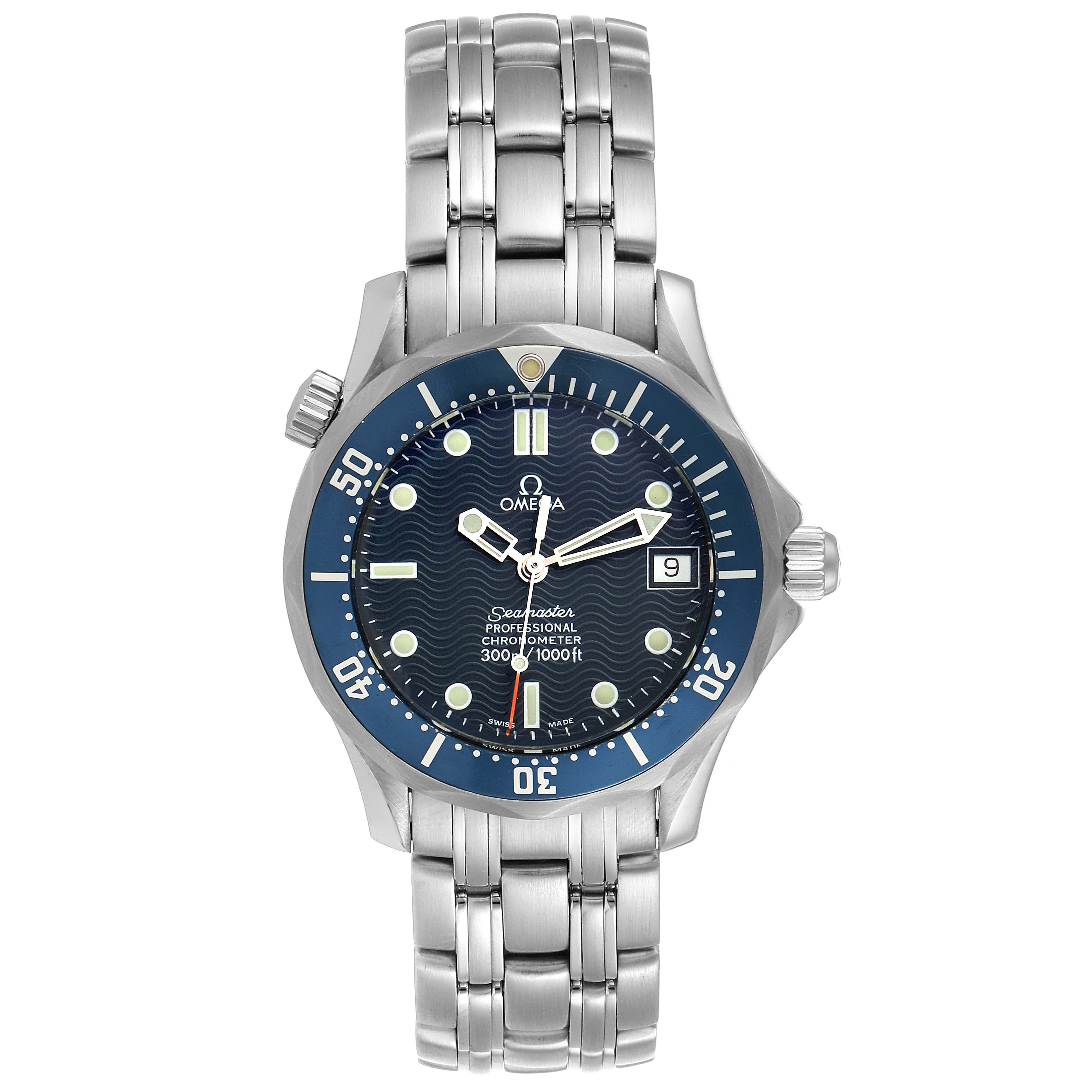 This image shows a front view of the Omega Seamaster 2551.80.00 Men
s Stainless Steel Blue Dial 2551.80.00 Men
s Stainless Steel Blue Dial watch, highlighting its dial, bezel, bracelet, and crown.