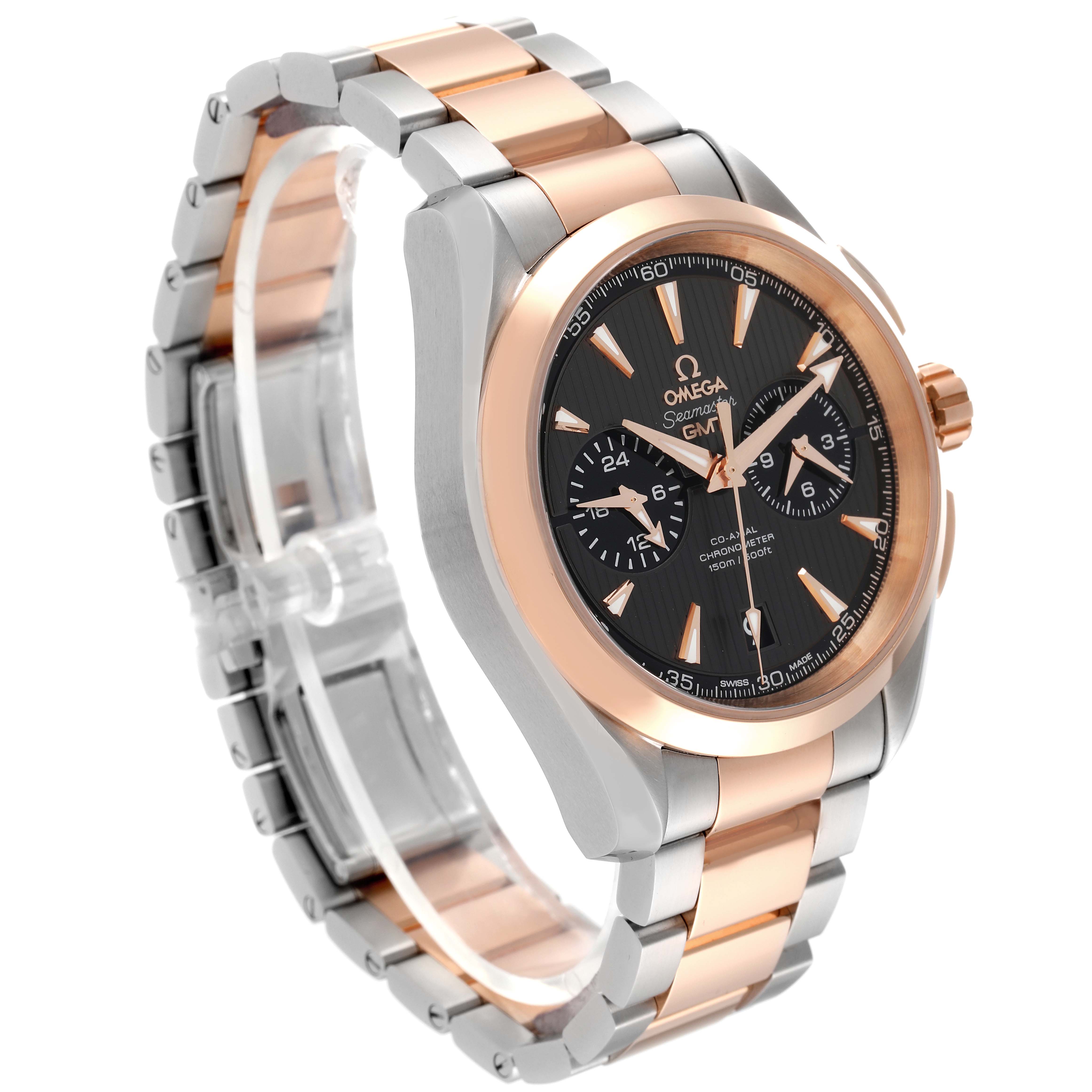 The image shows a side and front angle of the Omega Aqua Terra 231.20.43.52.06.001 Men
s Steel and Gold (two tone) Grey Dial 231.20.43.52.06.001 Men
s Steel and Gold (two tone) Grey Dial watch with a stainless steel and rose gold bracelet.