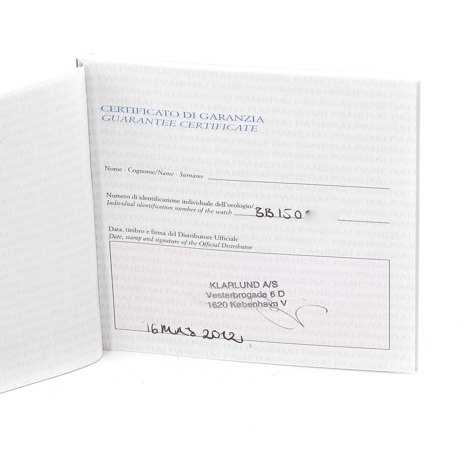 The image shows the guarantee certificate for a Panerai Luminor PAM00320 Men
s Stainless Steel Black Dial PAM00320 Men
s Stainless Steel Black Dial model watch, detailing its identification number and distributor information.