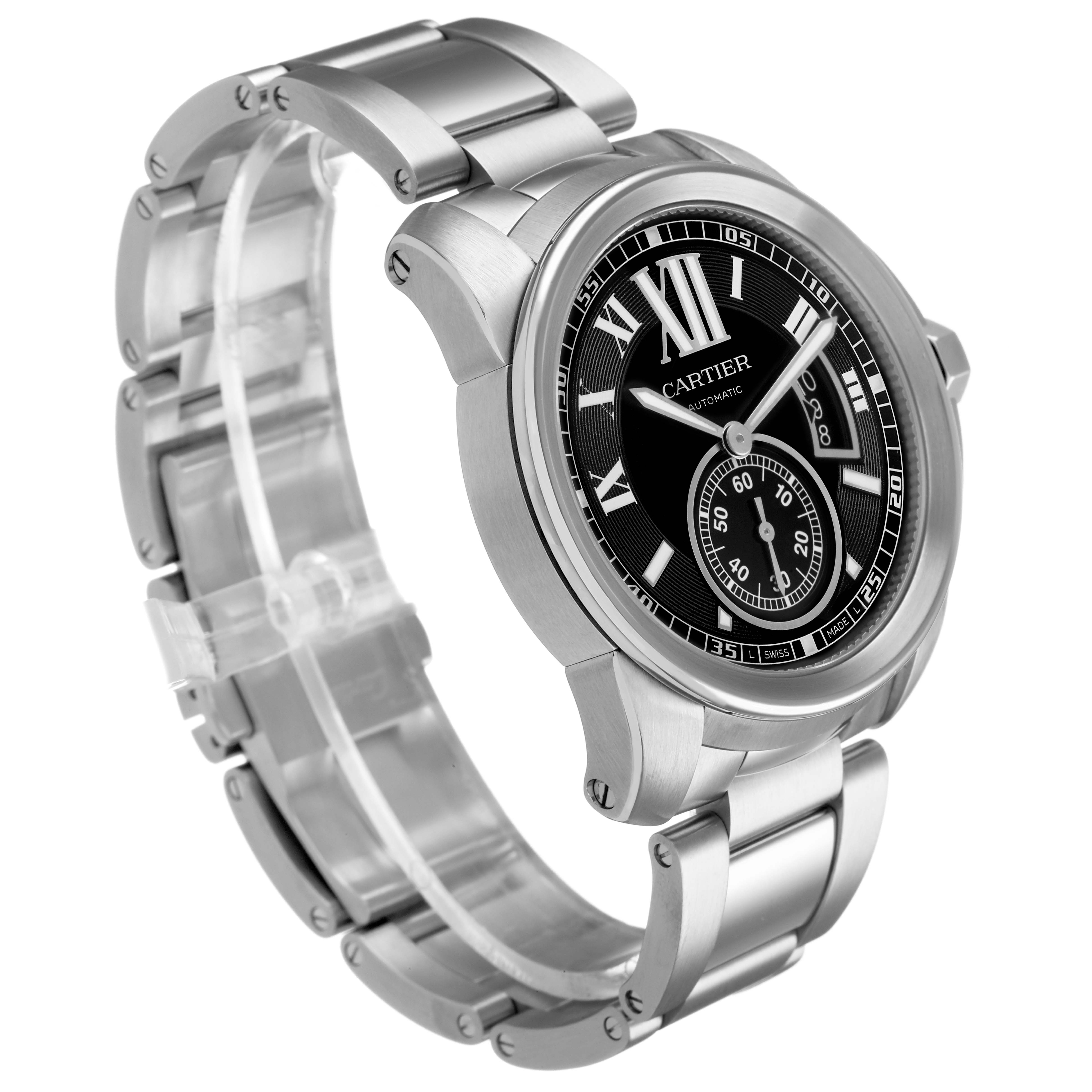 The image shows a Calibre de Cartier watch at a three-quarter angle, displaying the face, case, and bracelet.