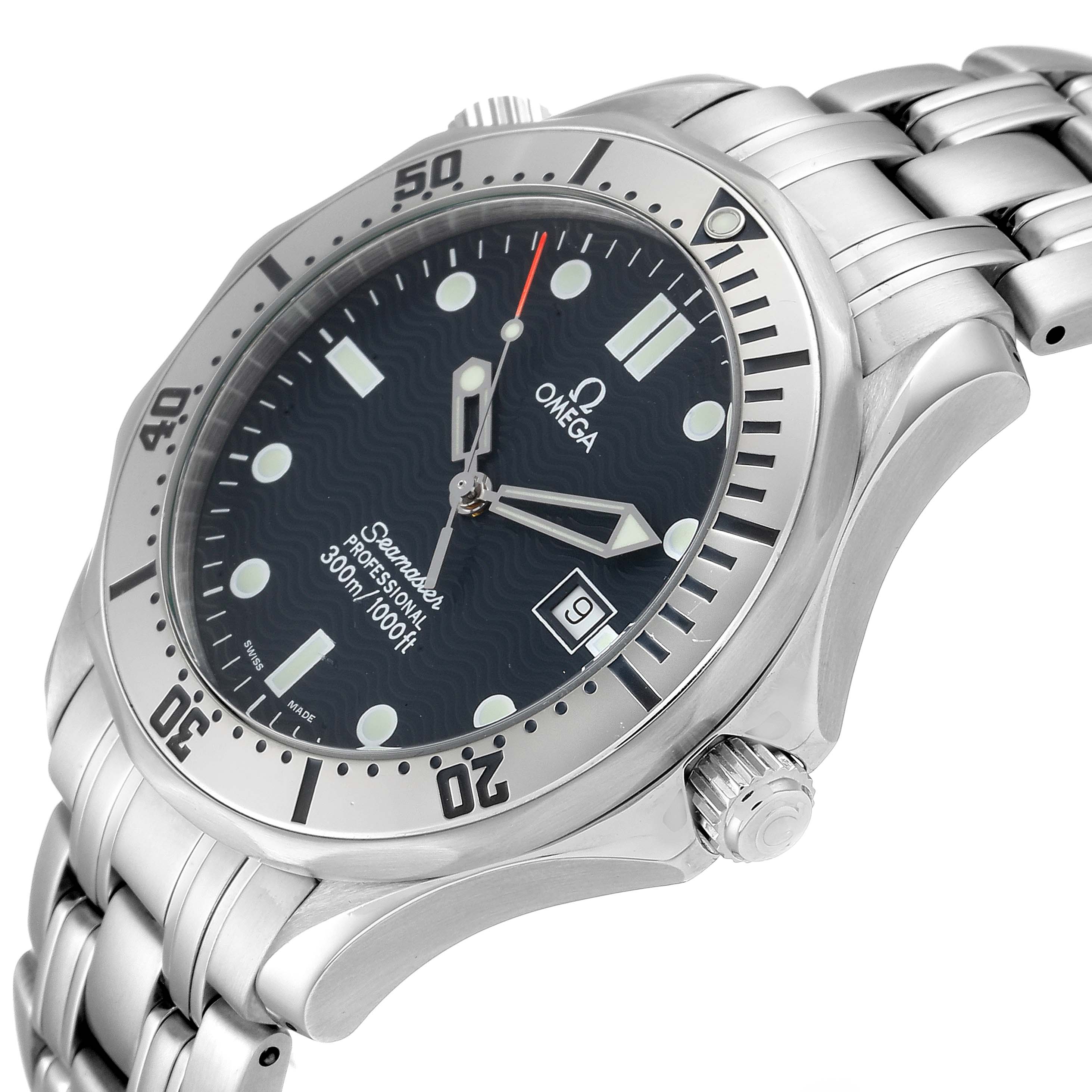 The image shows an Omega Seamaster 2542.80.00 Men
s Stainless Steel Blue Dial 2542.80.00 Men
s Stainless Steel Blue Dial watch angled to highlight its face, bezel, and bracelet.