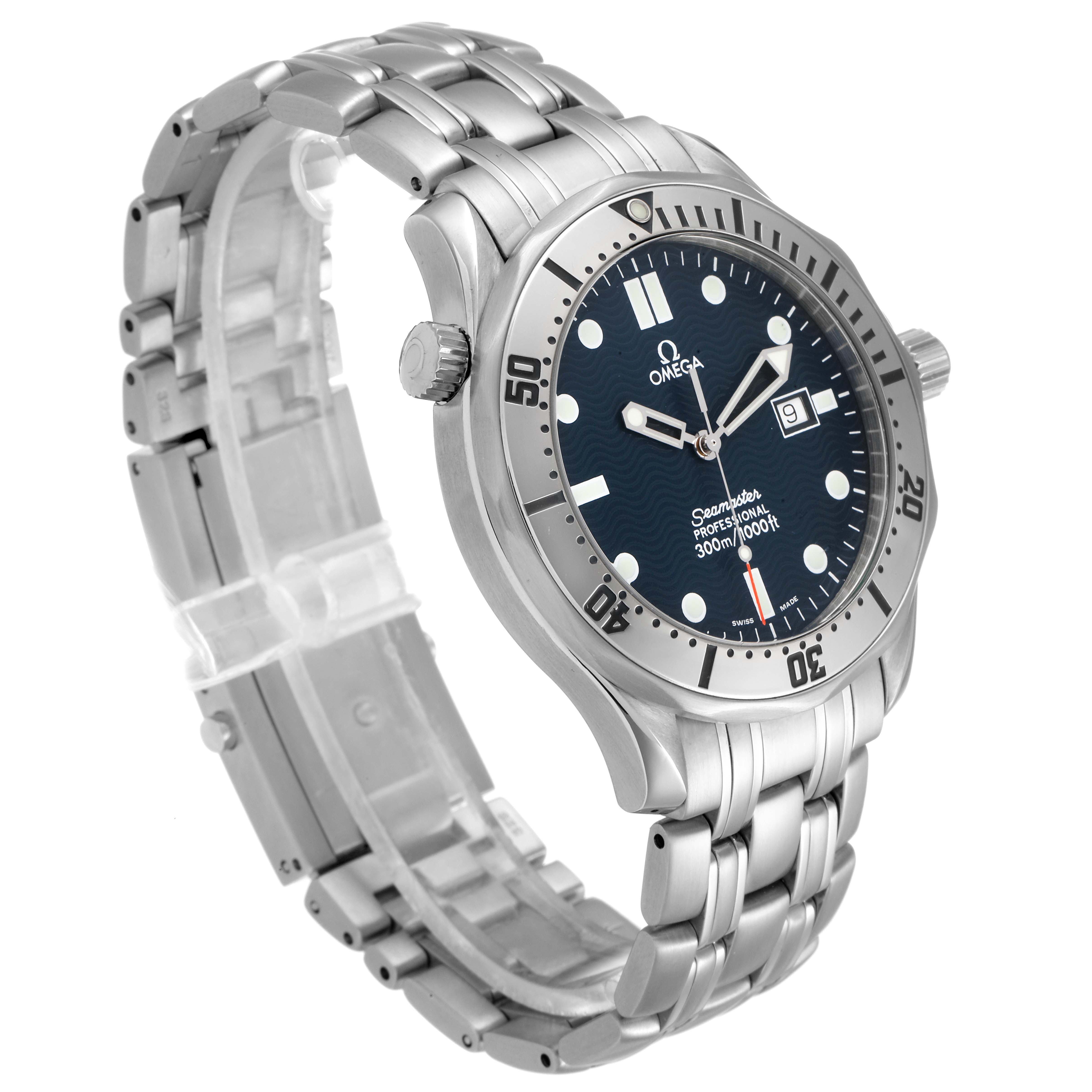 The image shows an Omega Seamaster 2542.80.00 Men
s Stainless Steel Blue Dial 2542.80.00 Men
s Stainless Steel Blue Dial watch at an oblique angle displaying the face, bezel, crown, and bracelet.