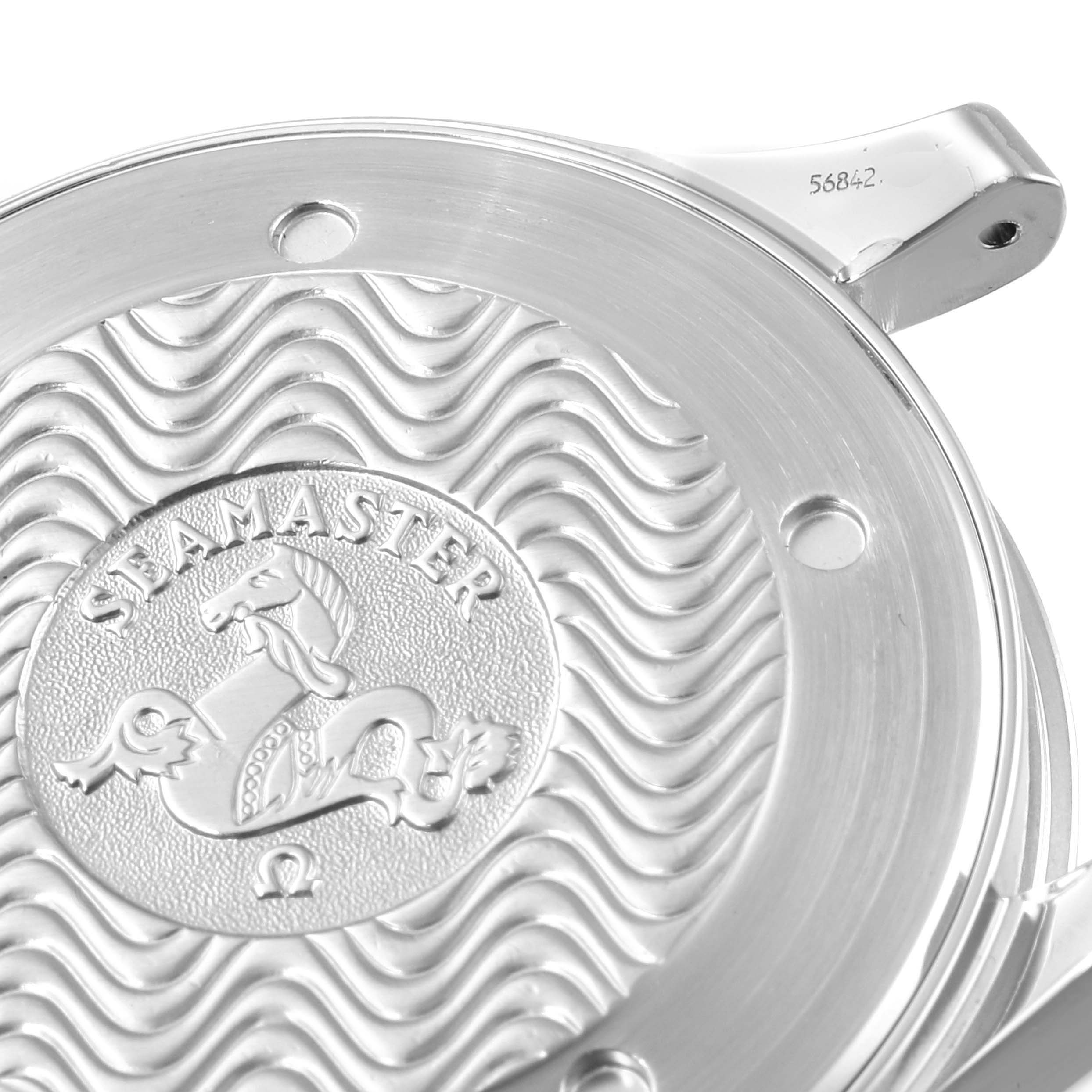 This image shows the back case of an Omega Seamaster 2542.80.00 Men
s Stainless Steel Blue Dial 2542.80.00 Men
s Stainless Steel Blue Dial watch, displaying its logo and serial number.