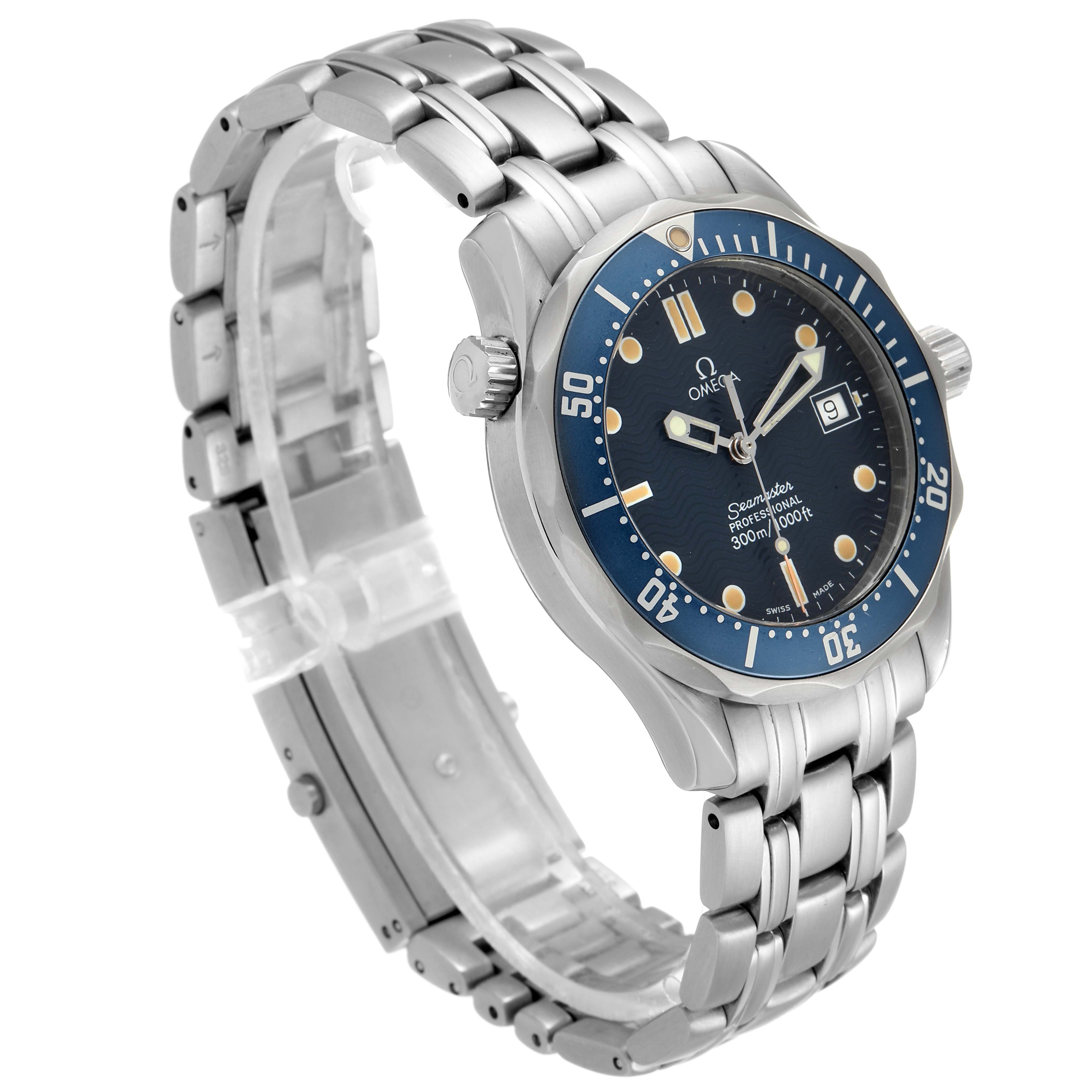 The image shows an angled view of the Omega Seamaster 2561.80.00 Men
s Stainless Steel Blue Dial 2561.80.00 Men
s Stainless Steel Blue Dial watch, highlighting the face, bezel, and stainless steel bracelet.