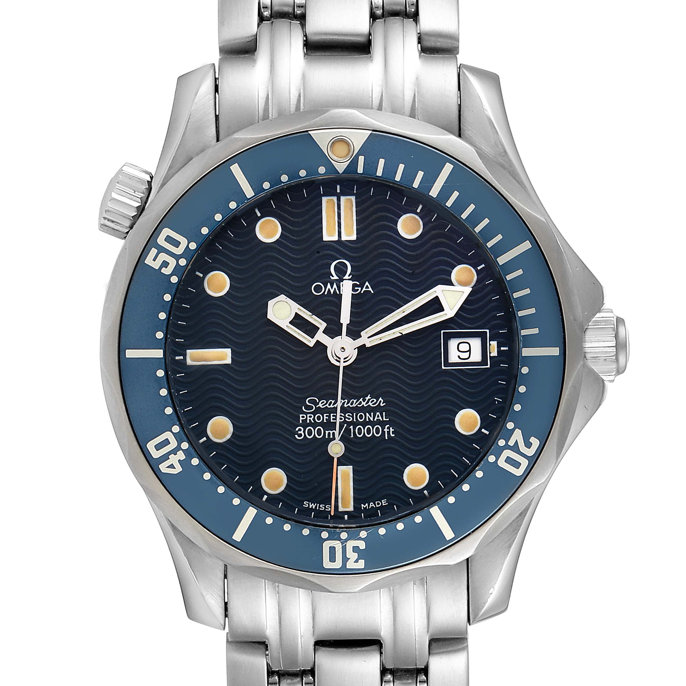 The image shows a front angle view of the Omega Seamaster 2561.80.00 Men
s Stainless Steel Blue Dial 2561.80.00 Men
s Stainless Steel Blue Dial watch, highlighting its dial, bezel, bracelet, and date window.
