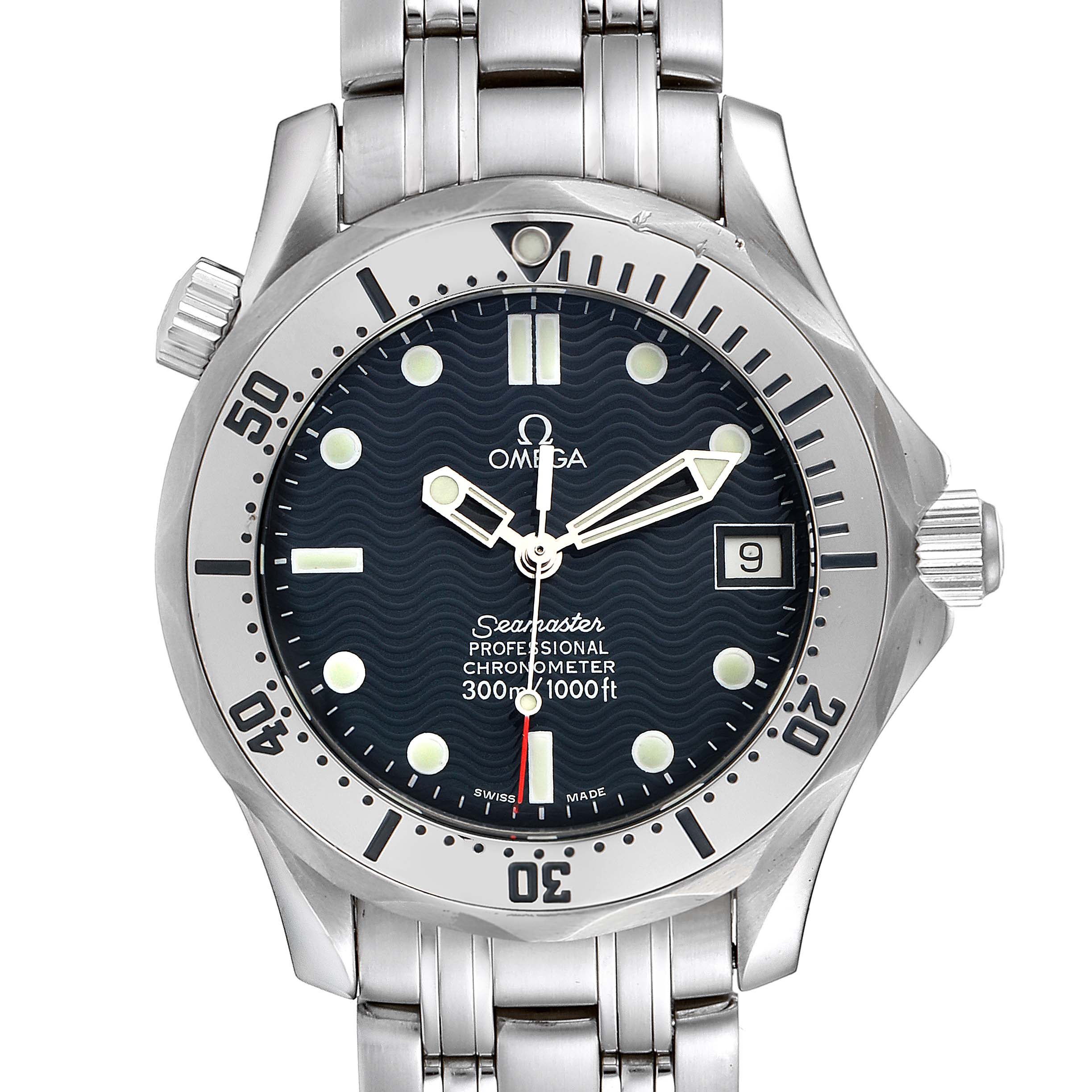 The image shows a front view of an Omega Seamaster 2552.80.00 Men
s Stainless Steel Blue Dial 2552.80.00 Men
s Stainless Steel Blue Dial watch, highlighting its face, bezel, crown, and part of the bracelet.