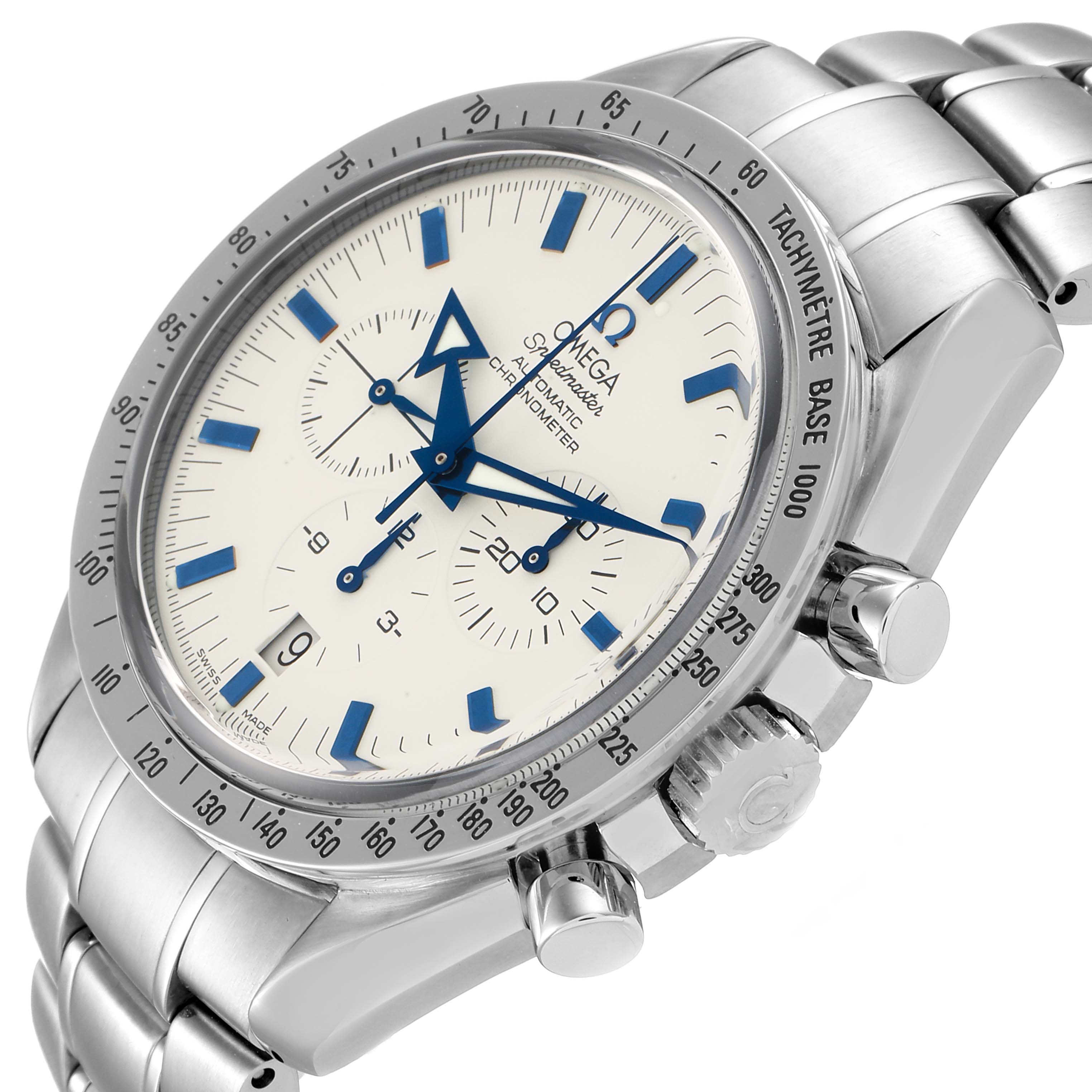 The image shows an angled view of an Omega Speedmaster 3551.20.00 Men
s Stainless Steel White Dial 3551.20.00 Men
s Stainless Steel White Dial watch, highlighting its dial, bezel, chronograph subdials, and bracelet.