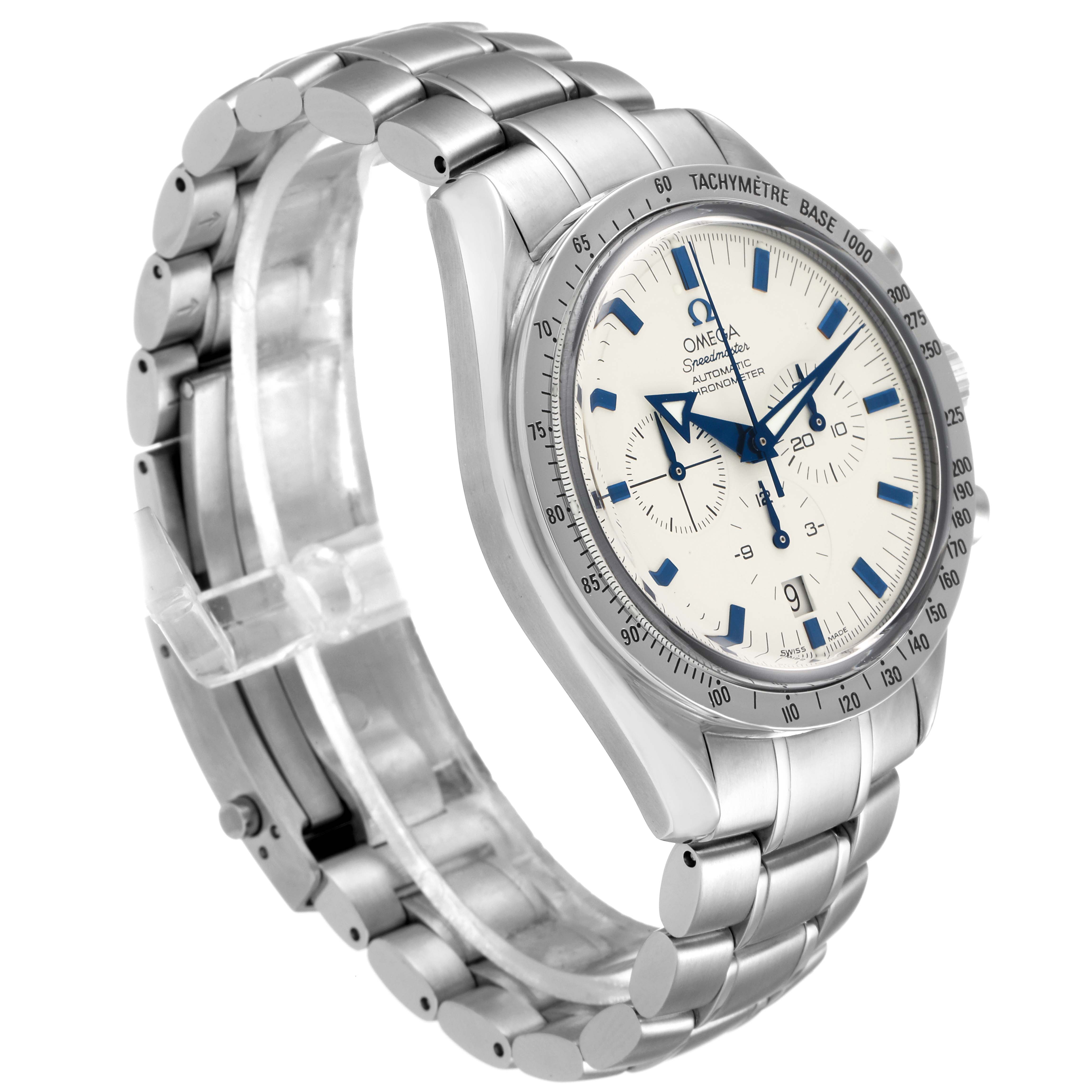 The Omega Speedmaster 3551.20.00 Men
s Stainless Steel White Dial 3551.20.00 Men
s Stainless Steel White Dial watch is shown at a three-quarter angle, highlighting the dial, bezel, and bracelet.