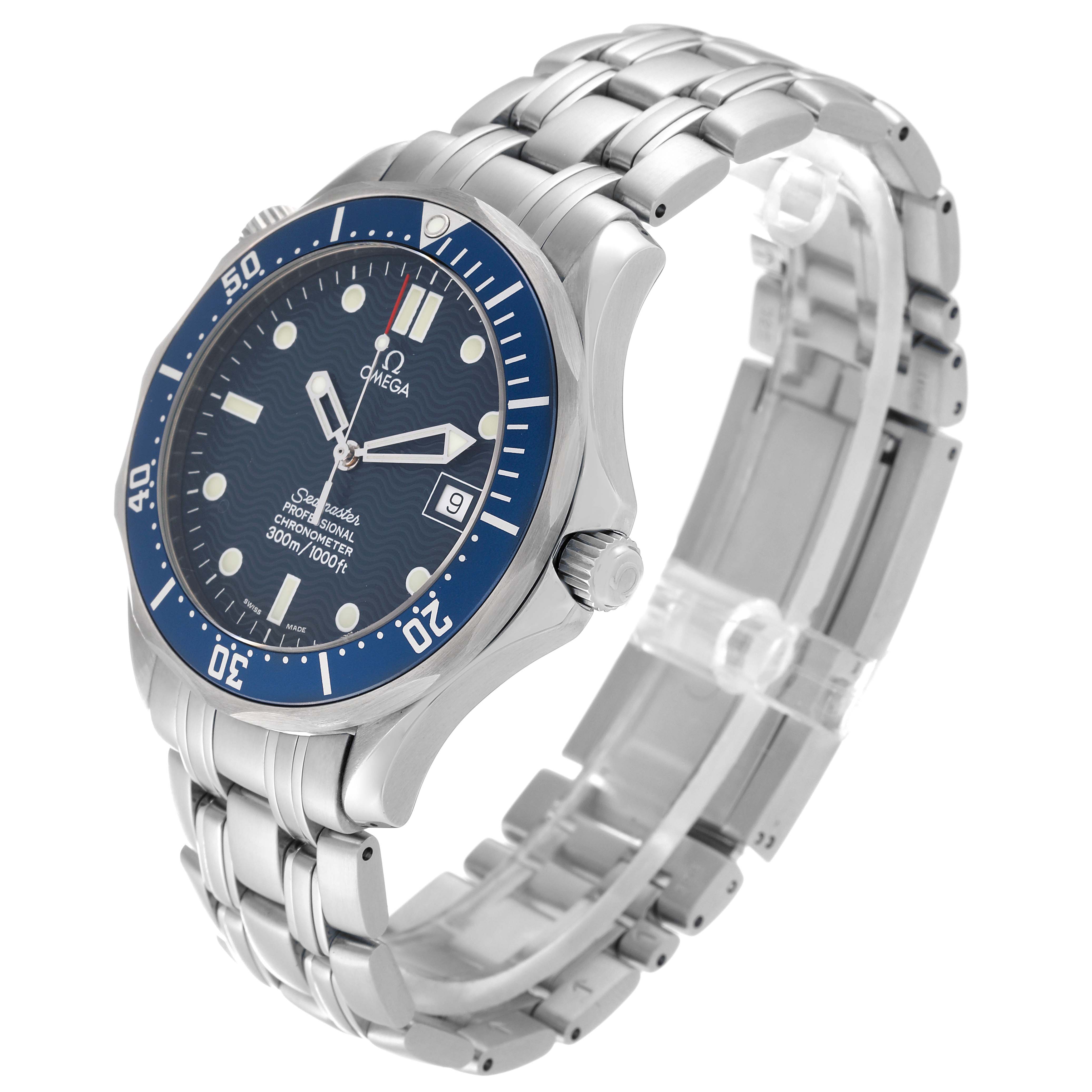 This image shows the front and side profile of the Omega Seamaster 2531.80.00 Men
s Stainless Steel Blue Dial 2531.80.00 Men
s Stainless Steel Blue Dial watch, including the dial, bezel, and bracelet.