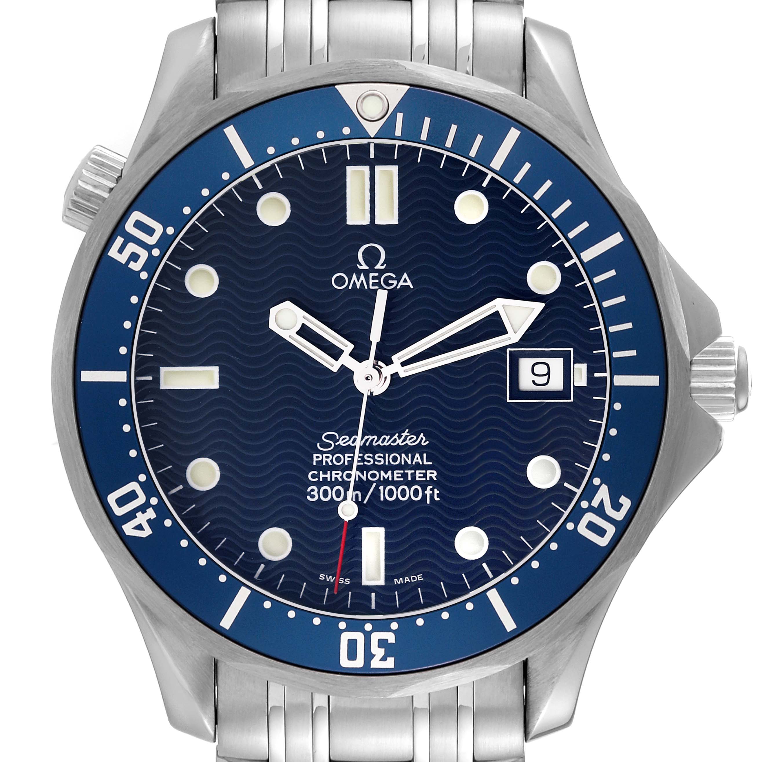 This image shows a front view of the Omega Seamaster 2531.80.00 Men
s Stainless Steel Blue Dial 2531.80.00 Men
s Stainless Steel Blue Dial watch, highlighting its dial, bezel, and part of its metal bracelet.