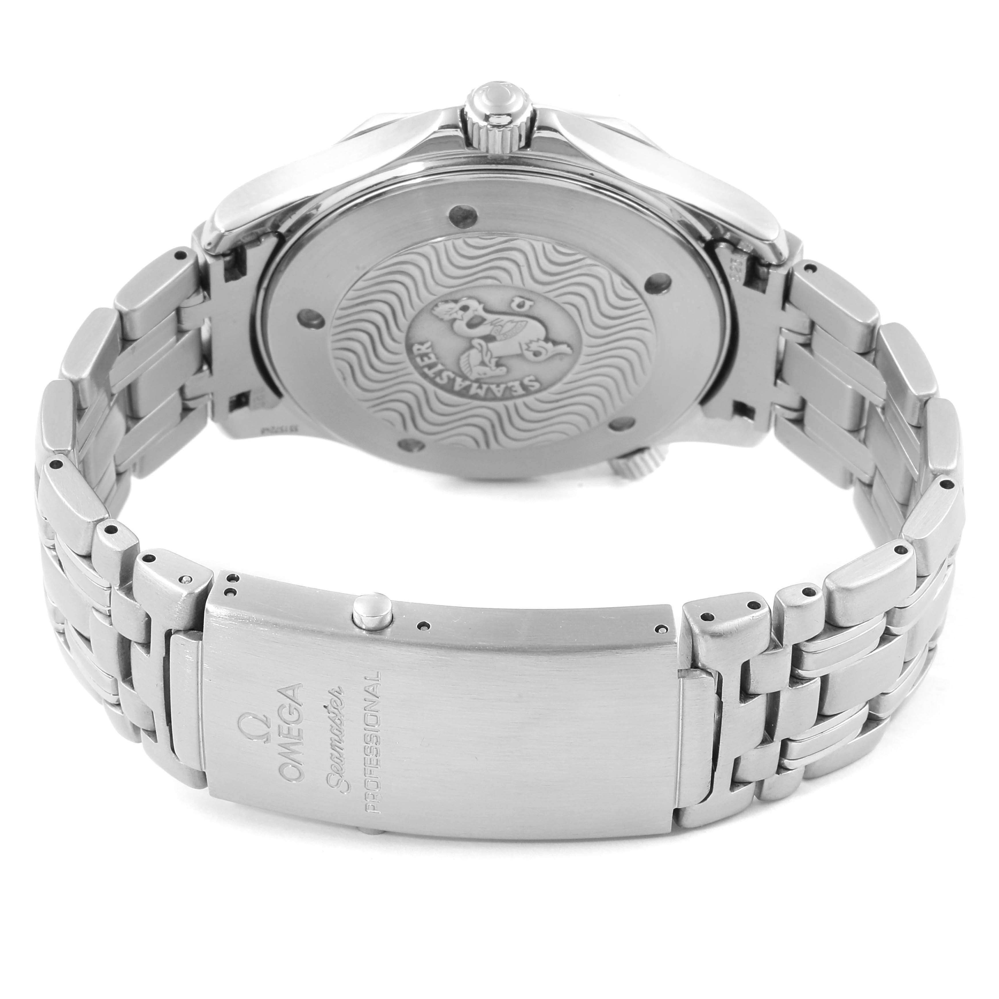 The image shows the back of the Omega Seamaster 2542.80.00 Men
s Stainless Steel Blue Dial 2542.80.00 Men
s Stainless Steel Blue Dial watch and its stainless steel bracelet clasp.