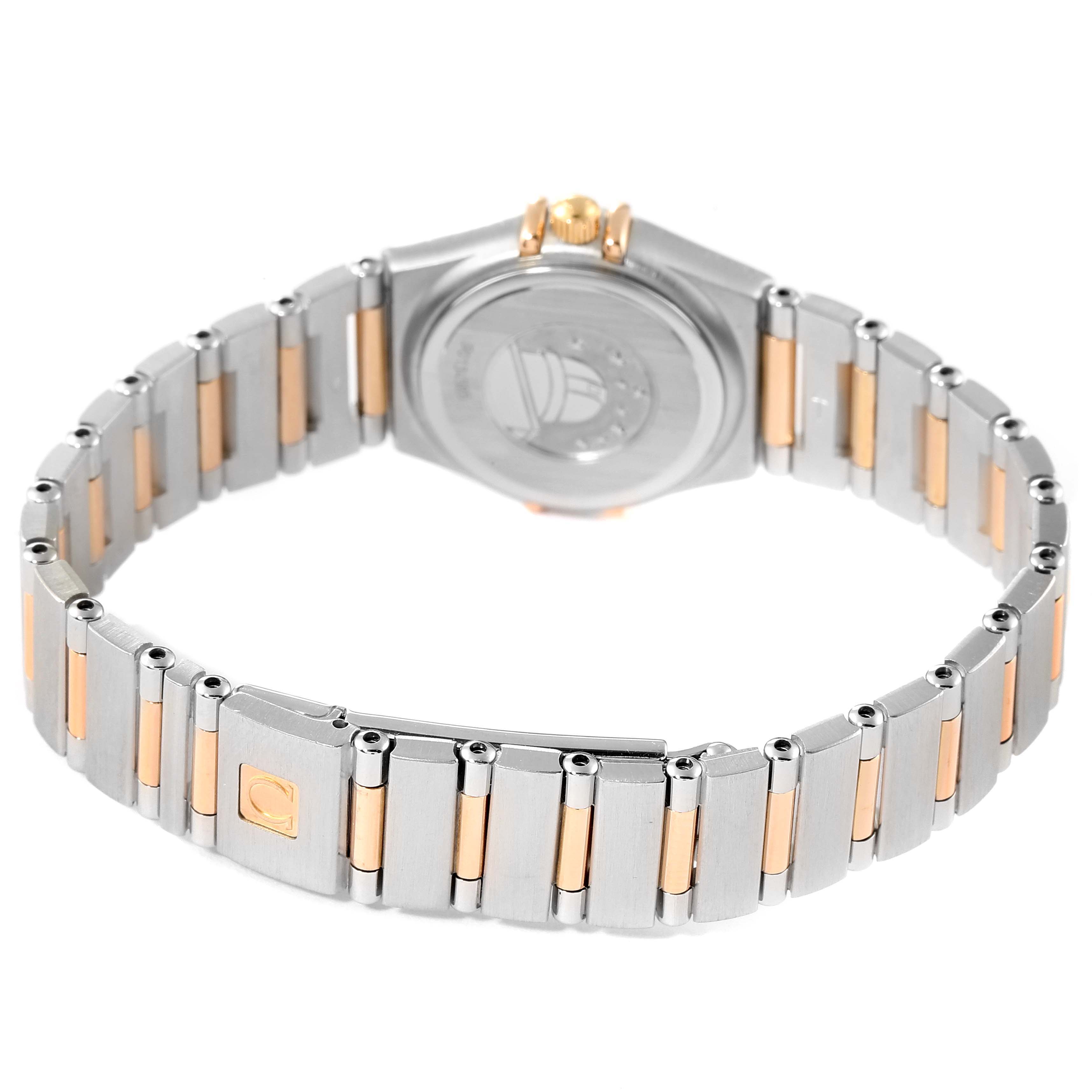 This image shows the back and partial bracelet of the Omega 1360.79.00 Women
s Steel and Gold (two tone) Mother of Pearl Dial 1360.79.00 Women
s Steel and Gold (two tone) Mother of Pearl Dial Constellation Iris Steel Rose Gold Mother of Pearl Ladies Watch 1360.79.00.