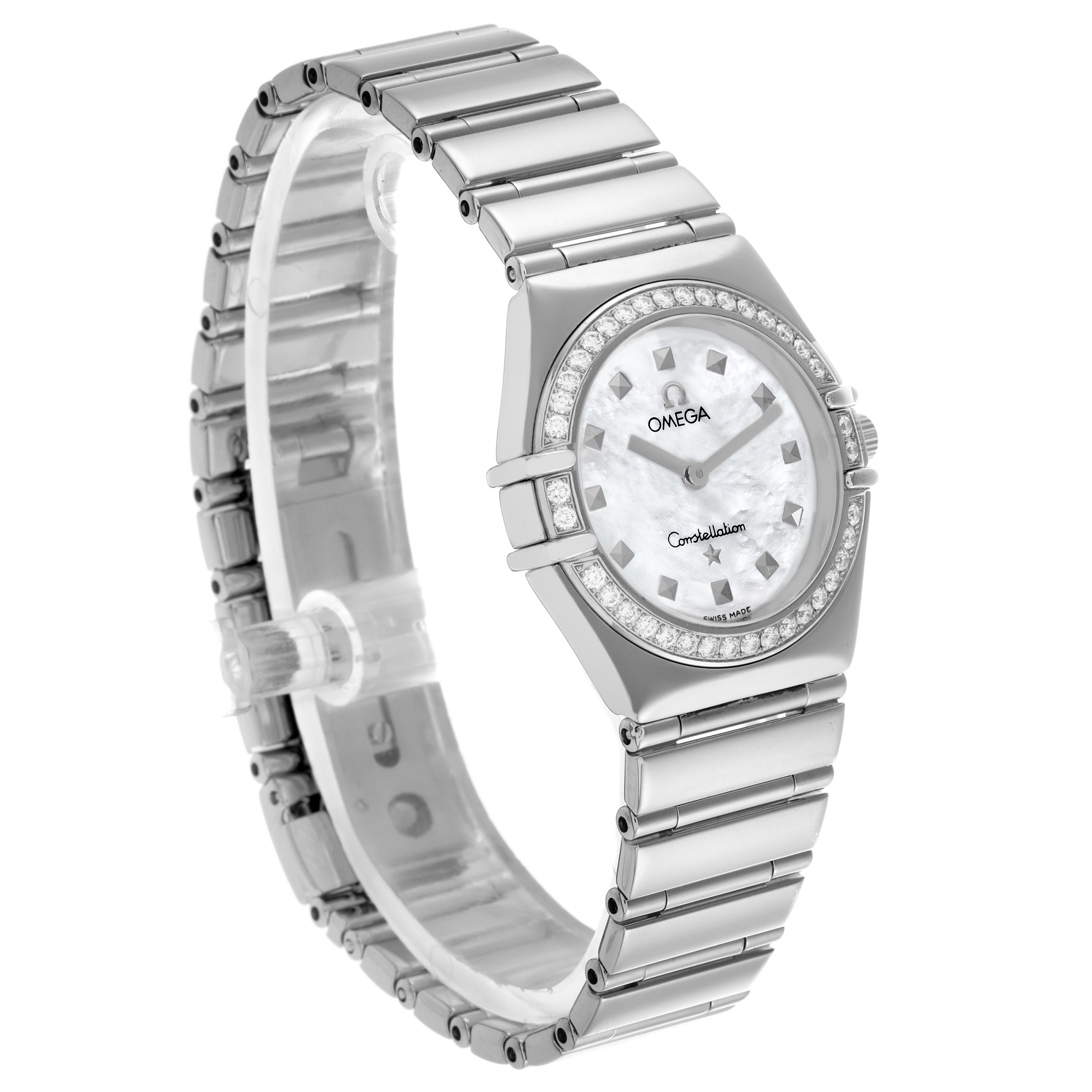 The Omega 1475.71.00 Women's Stainless Steel Mother of Pearl Dial 1475.71.00 Women's Stainless Steel Mother of Pearl Dial Constellation My Choice 1475.71.00 is shown at a diagonal angle, highlighting the face, bezel, and bracelet.