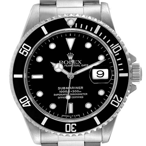 The image shows the front view of a Rolex Submariner watch, highlighting its dial, bezel, and bracelet.