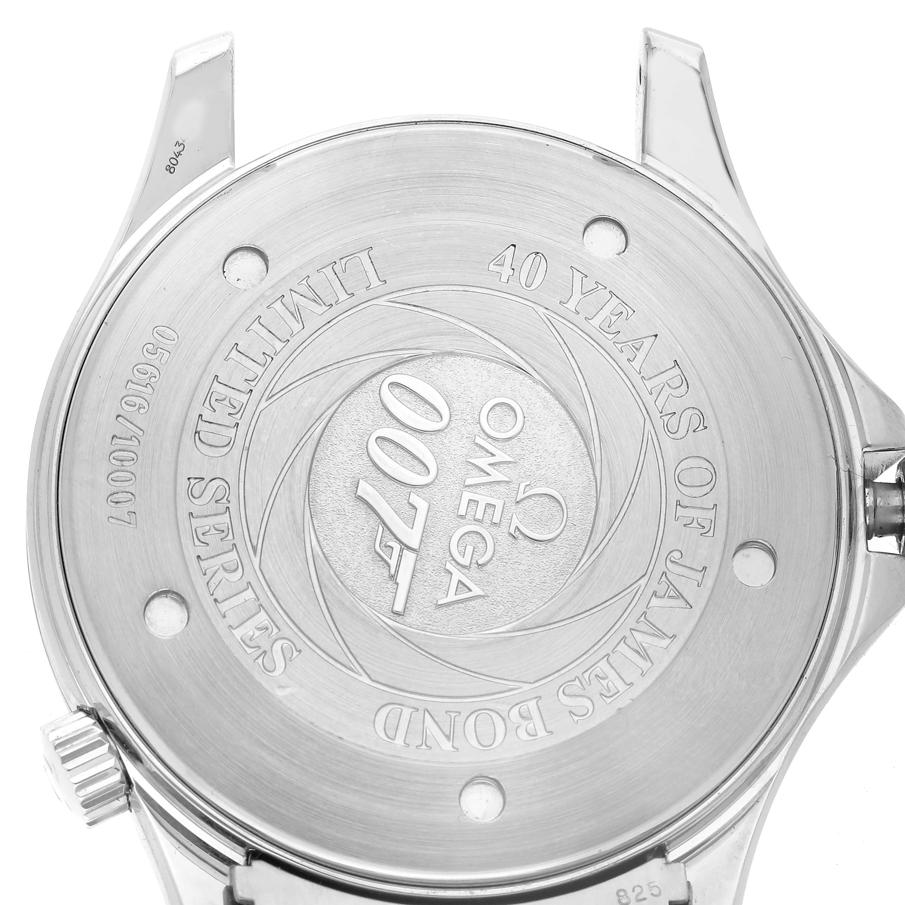 The image shows the case back of an Omega Seamaster 2537.80.00 Men's Stainless Steel Blue Dial watch, featuring 007 branding and "40 Years of James Bond" engraving.