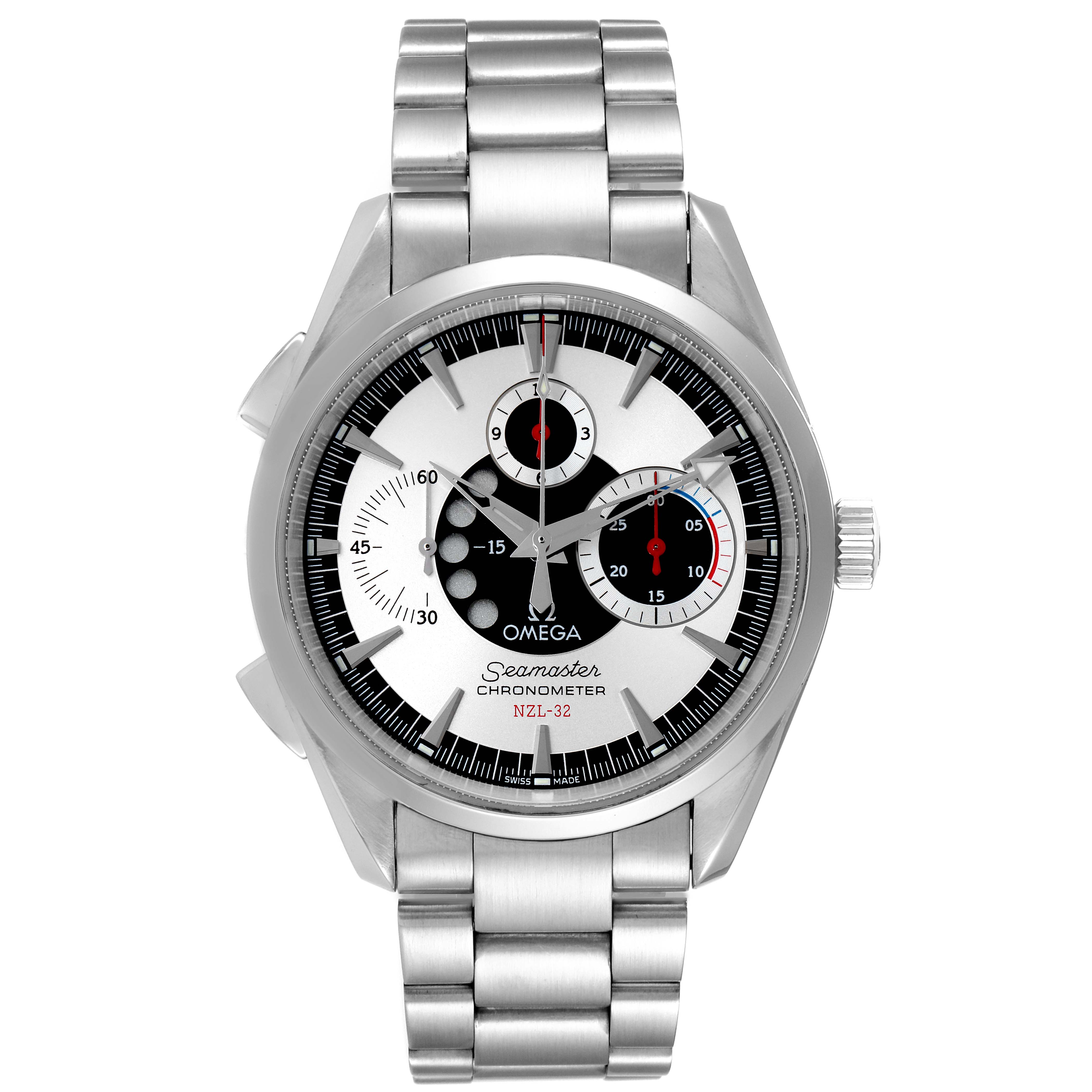 The image shows a frontal view of the Omega Aqua Terra 2513.30.00 Men
s Stainless Steel Silver Dial 2513.30.00 Men
s Stainless Steel Silver Dial Seamaster Chronometer NZL-32 model, highlighting its dial and metal bracelet.