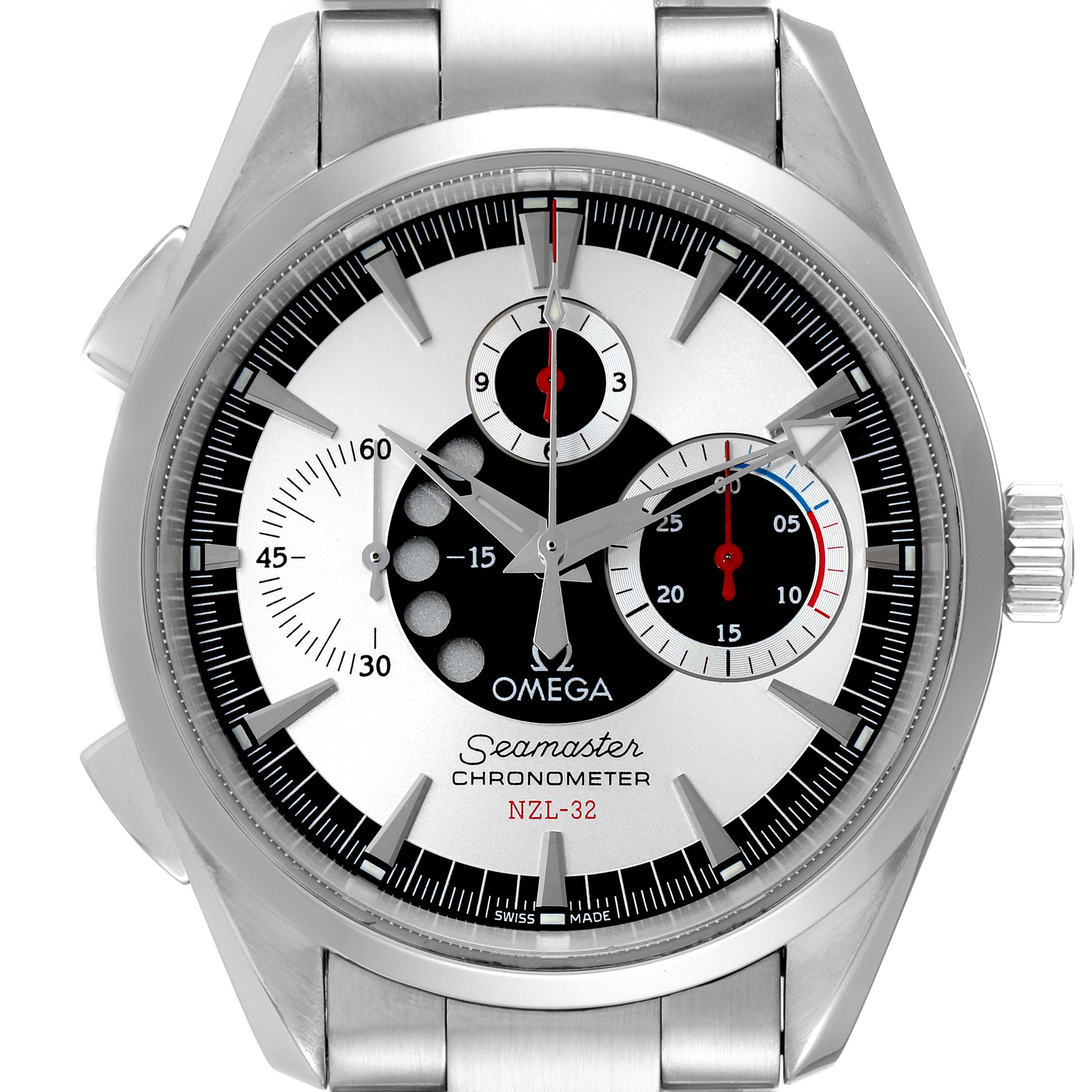 The image shows a front view of the Omega Aqua Terra 2513.30.00 Men
s Stainless Steel Silver Dial 2513.30.00 Men
s Stainless Steel Silver Dial Seamaster Chronometer NZL-32, highlighting its dial and case.