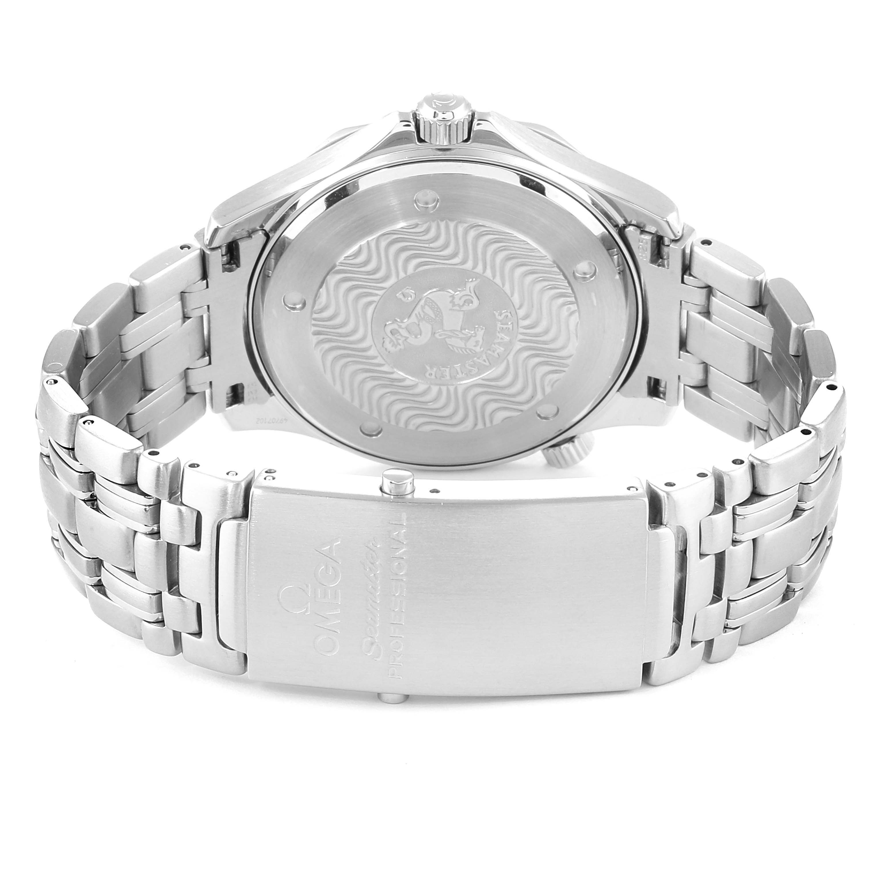 The image shows the back case and bracelet of an Omega Seamaster 2532.80.00 Men
s Stainless Steel Blue Dial 2532.80.00 Men
s Stainless Steel Blue Dial watch with the brand logo engraved.